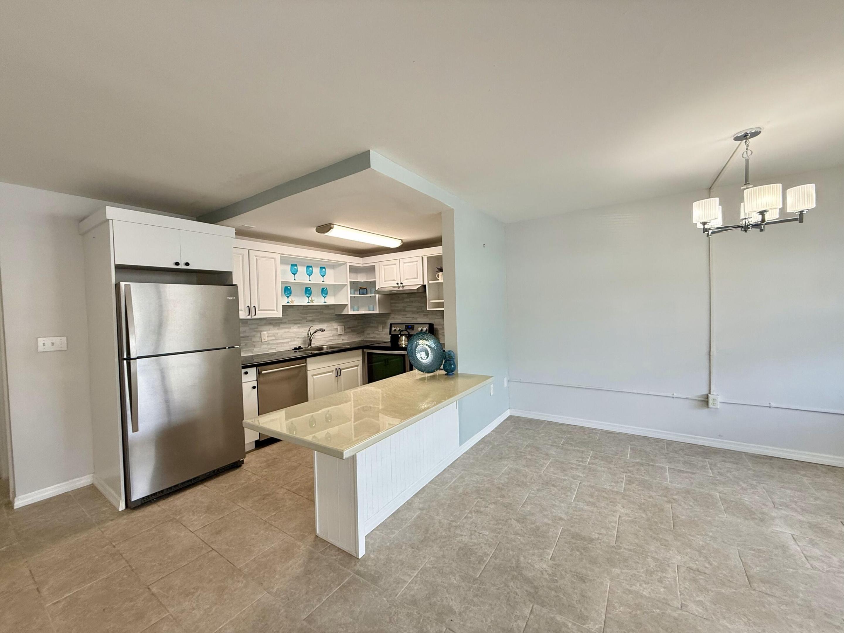 28 Ventnor B Drive Property Photo 6
