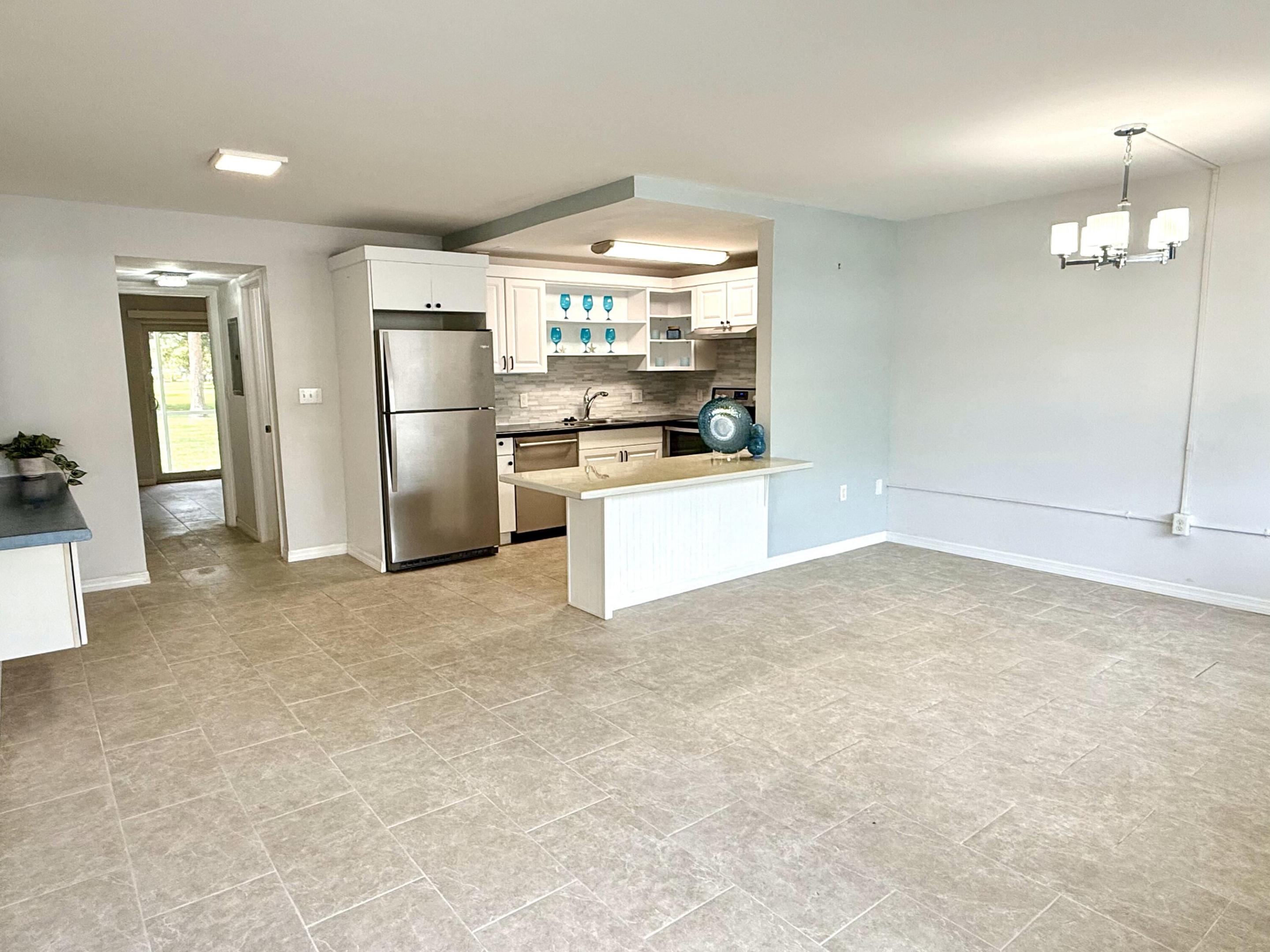 28 Ventnor B Drive Property Photo 7