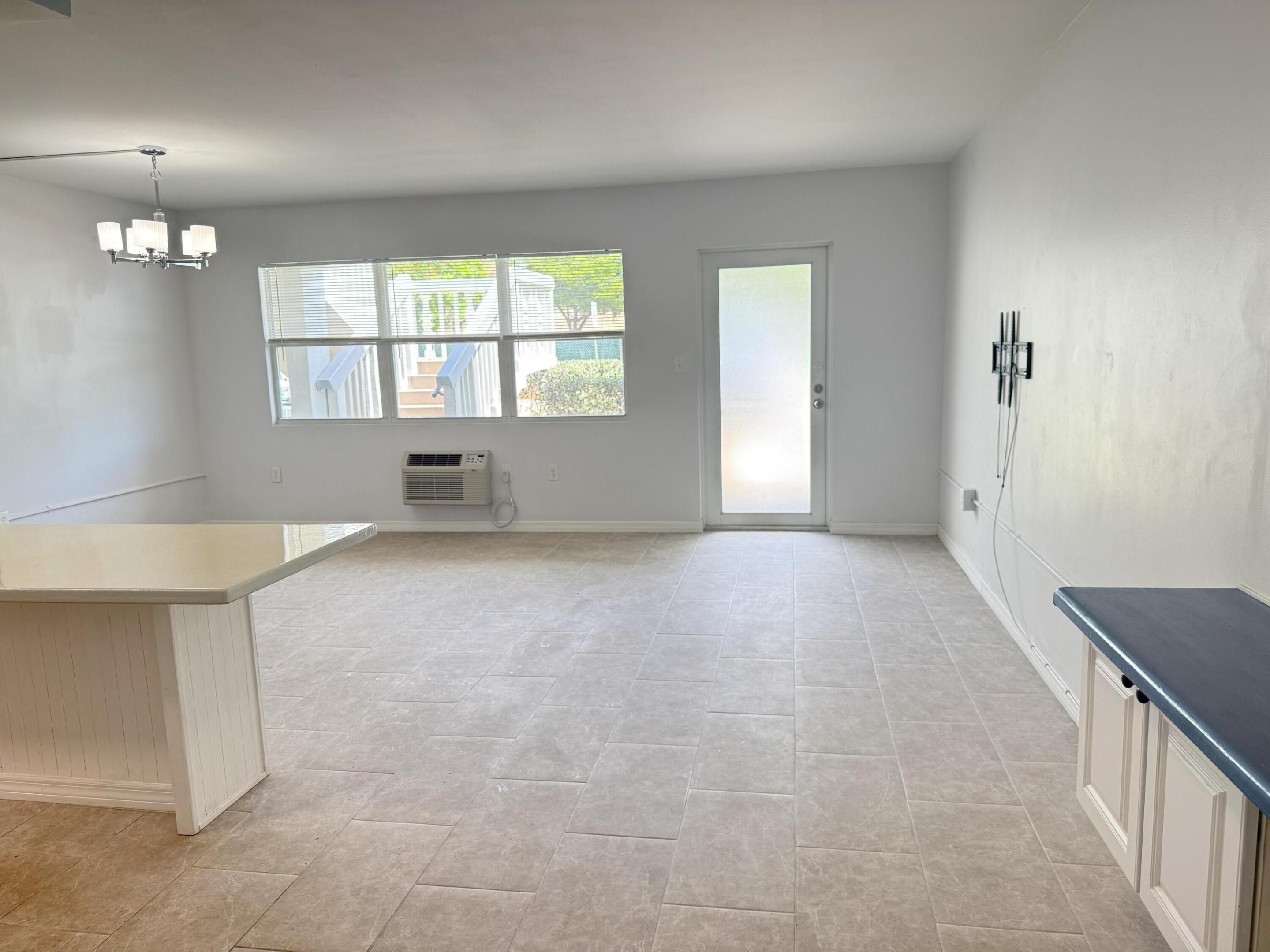28 Ventnor B Drive Property Photo 8