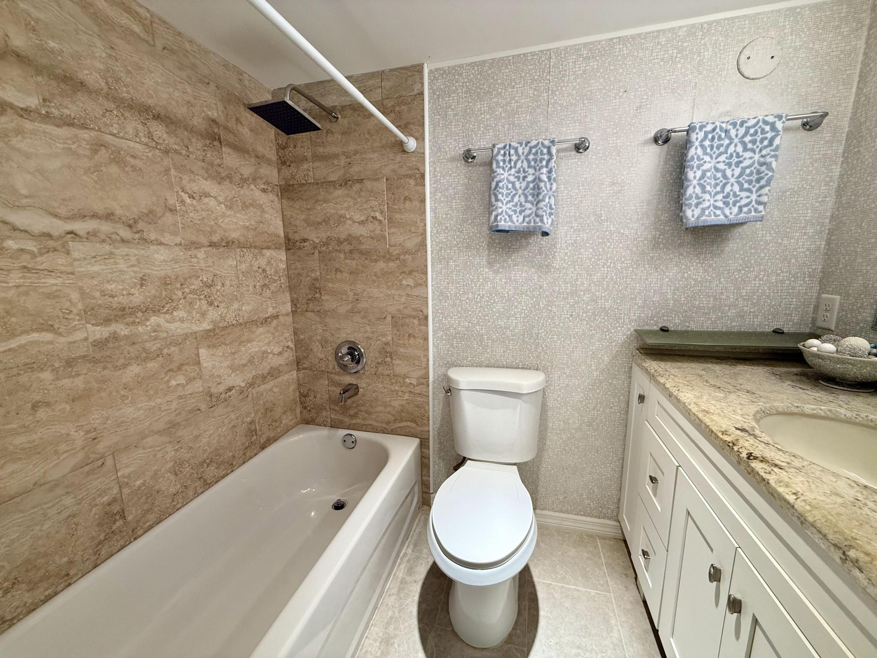 28 Ventnor B Drive Property Photo 13