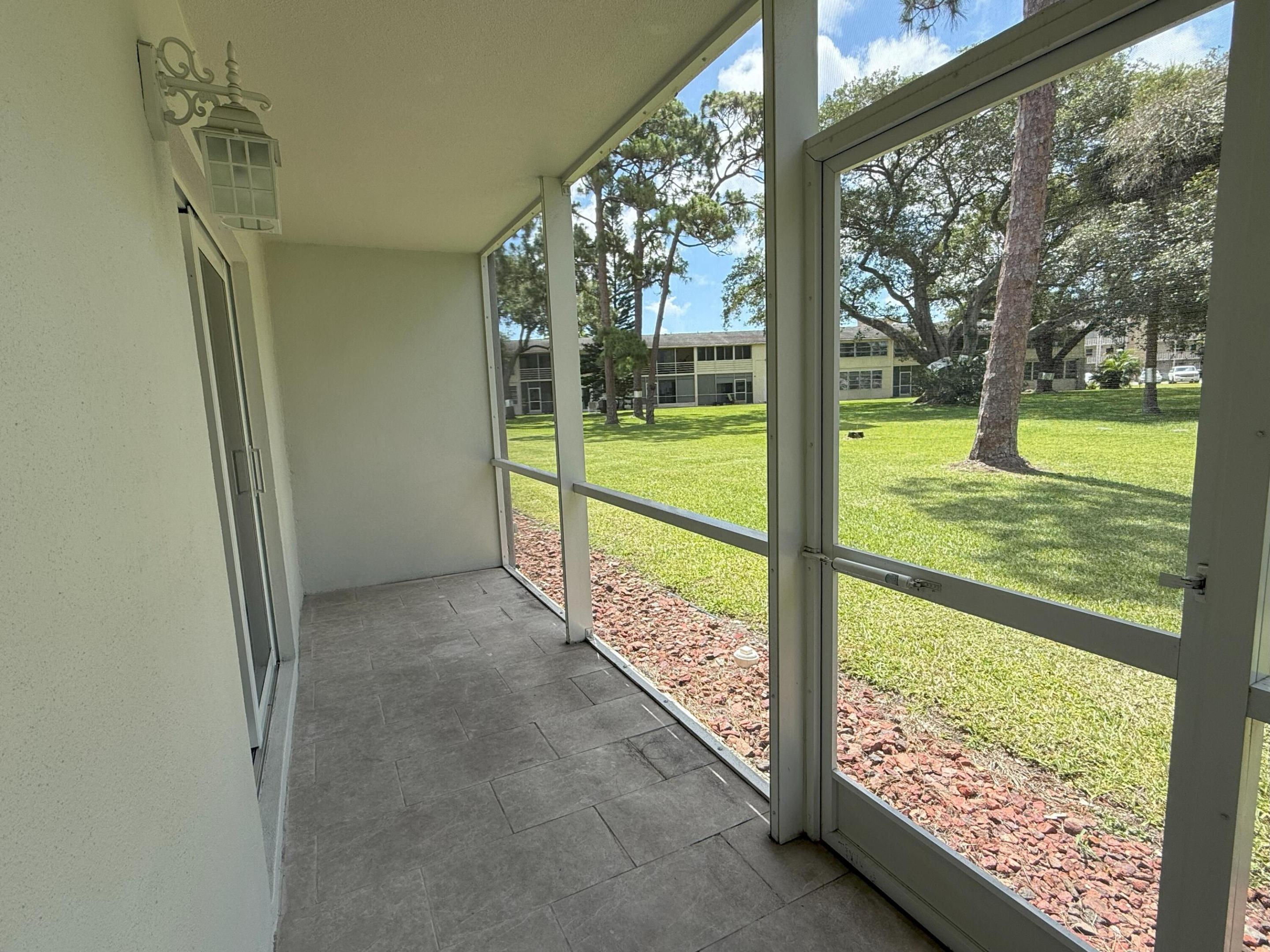 28 Ventnor B Drive Property Photo 16