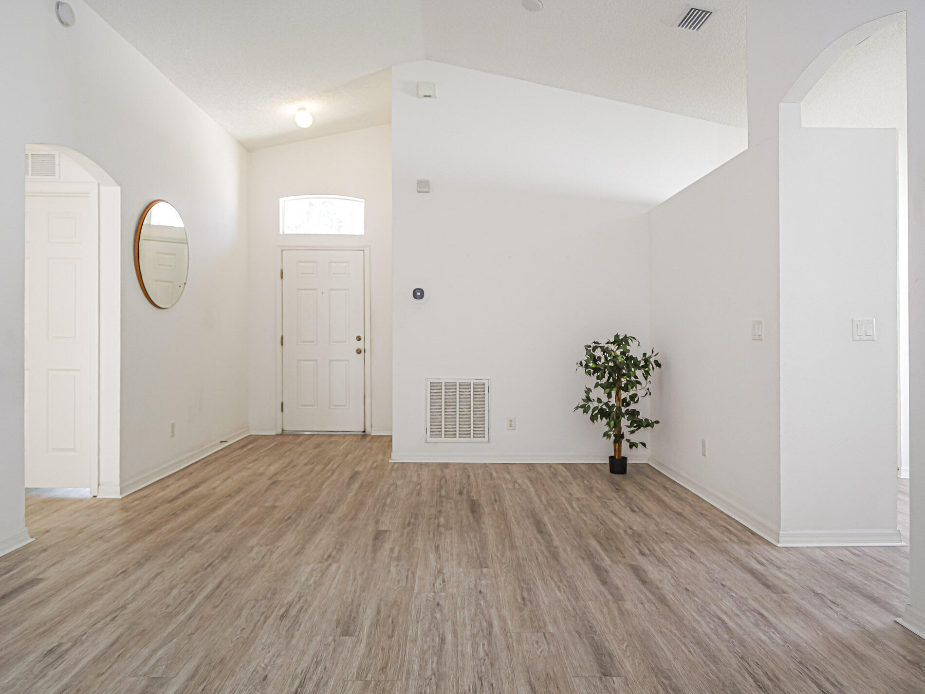 1143 N 13th Square Property Photo 11