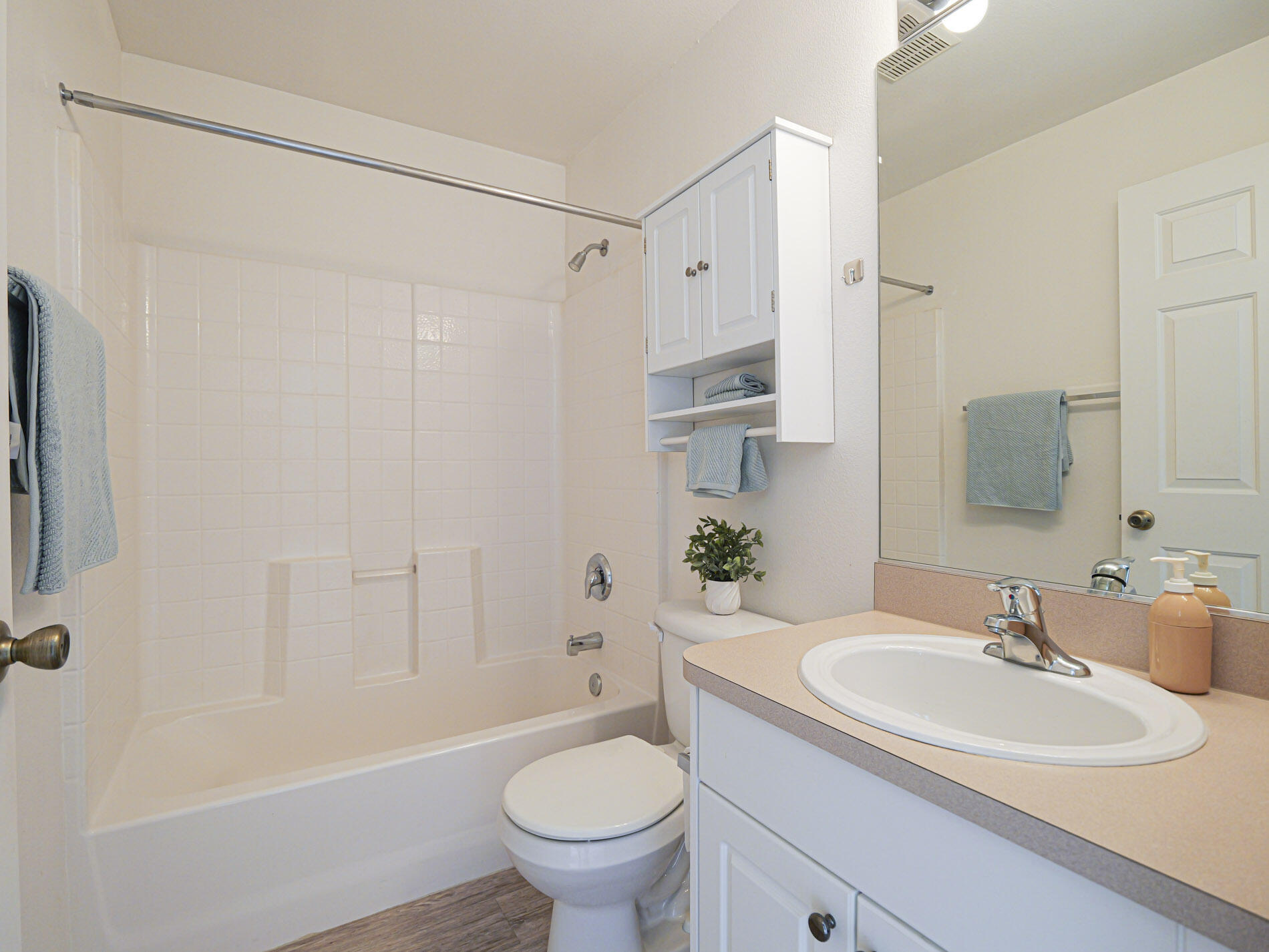 1143 N 13th Square Property Photo 33