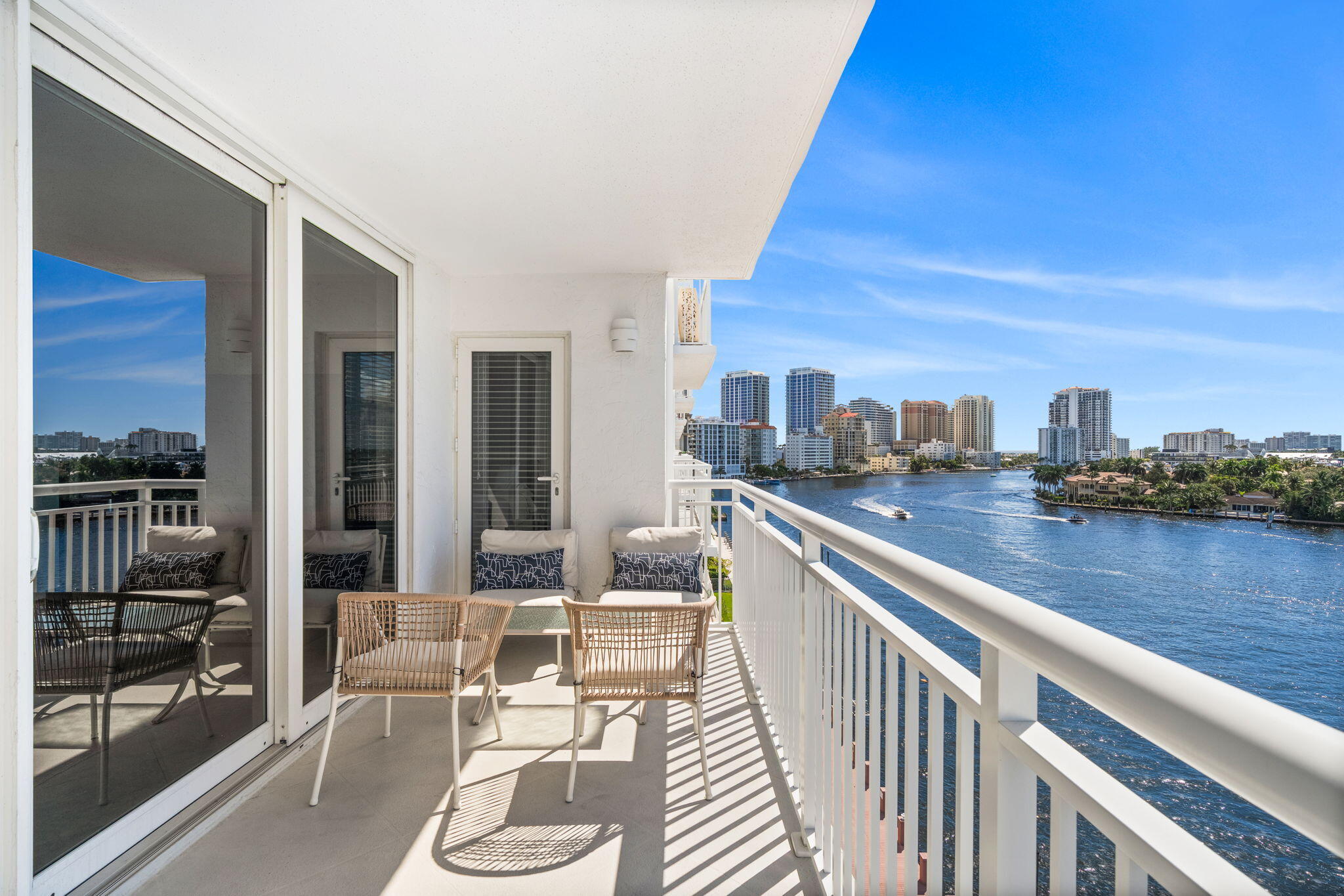 511 BAYSHORE Drive 810 Property Photo 1