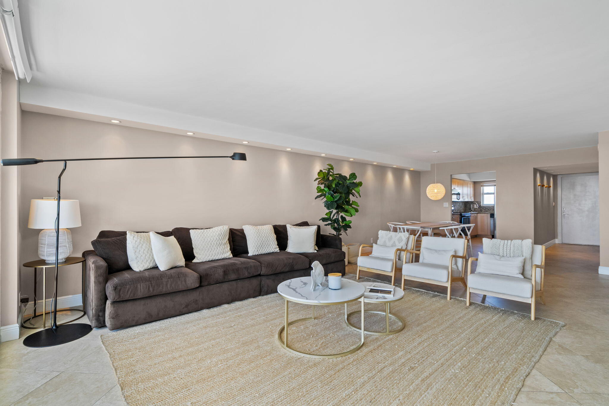511 Bayshore Drive 810 Property Photo 5