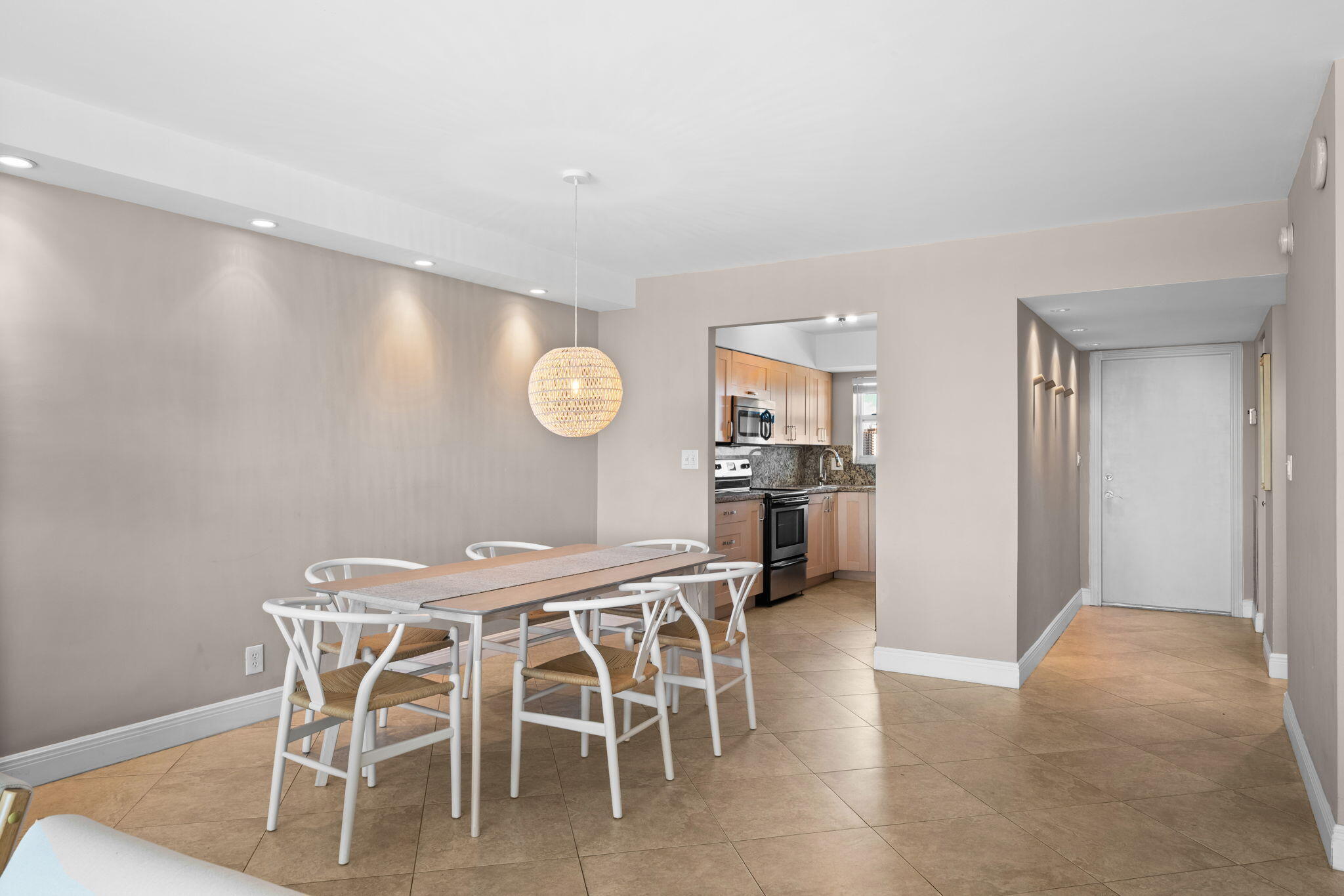 511 Bayshore Drive 810 Property Photo 6