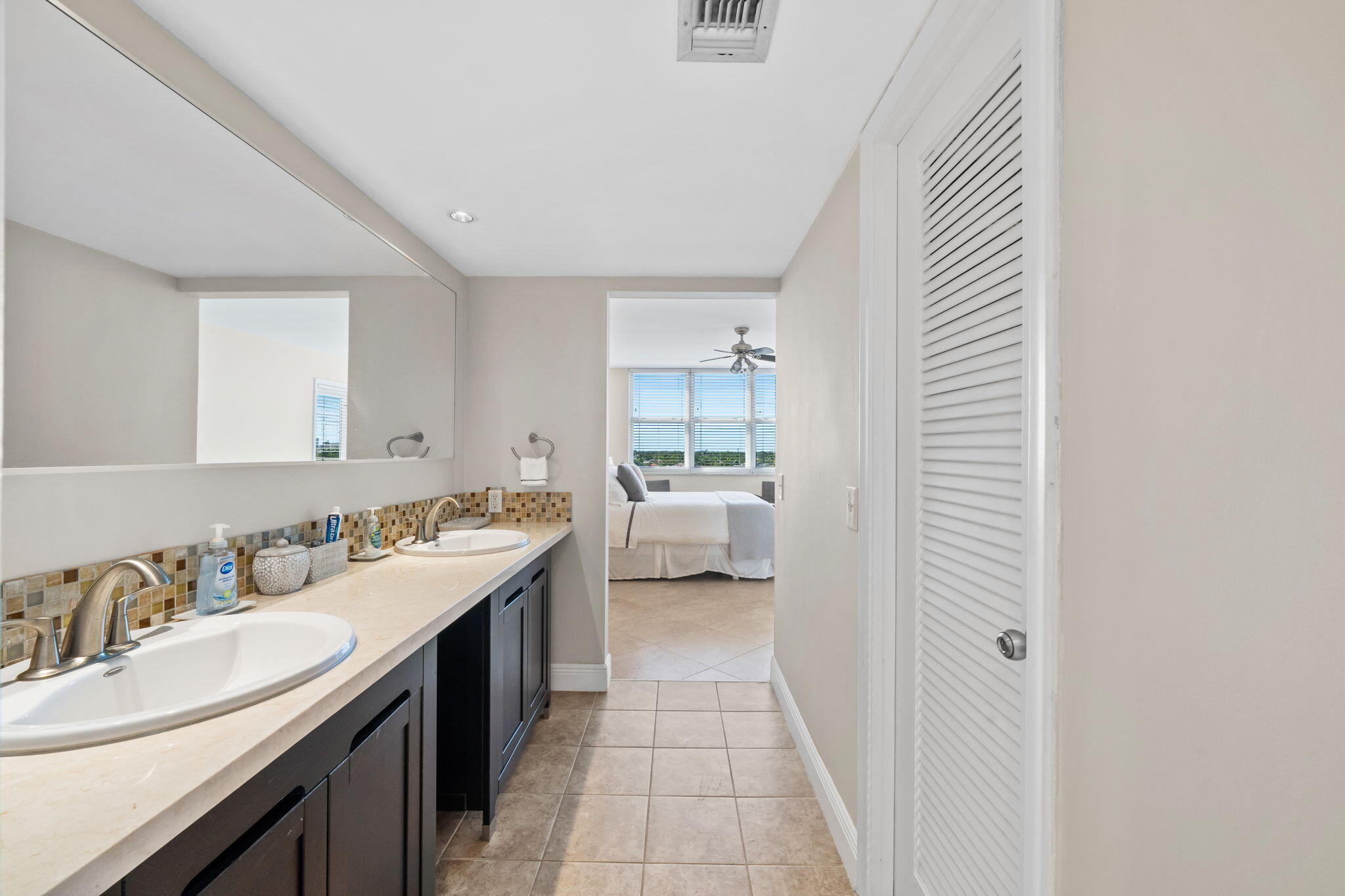 511 Bayshore Drive 810 Property Photo 14