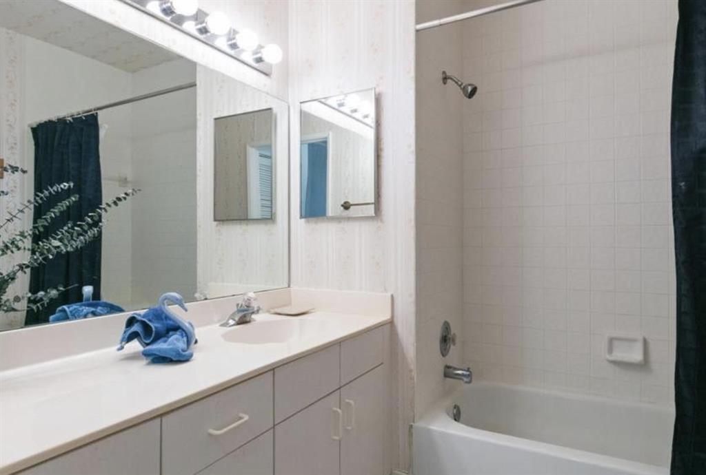 8351 Sunmeadow Lane Property Photo 6