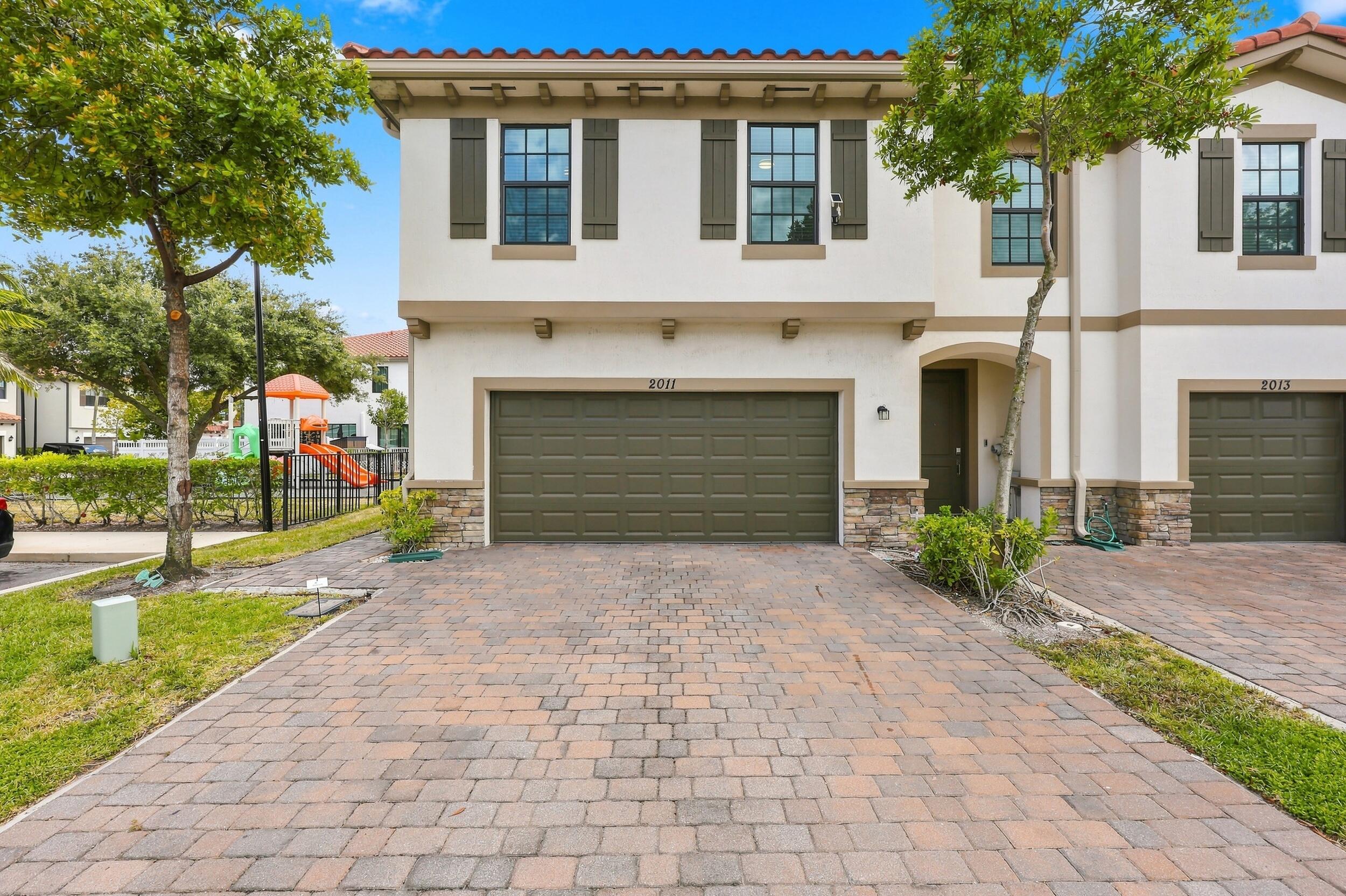 2011 Tamarind Drive Property Photo 1