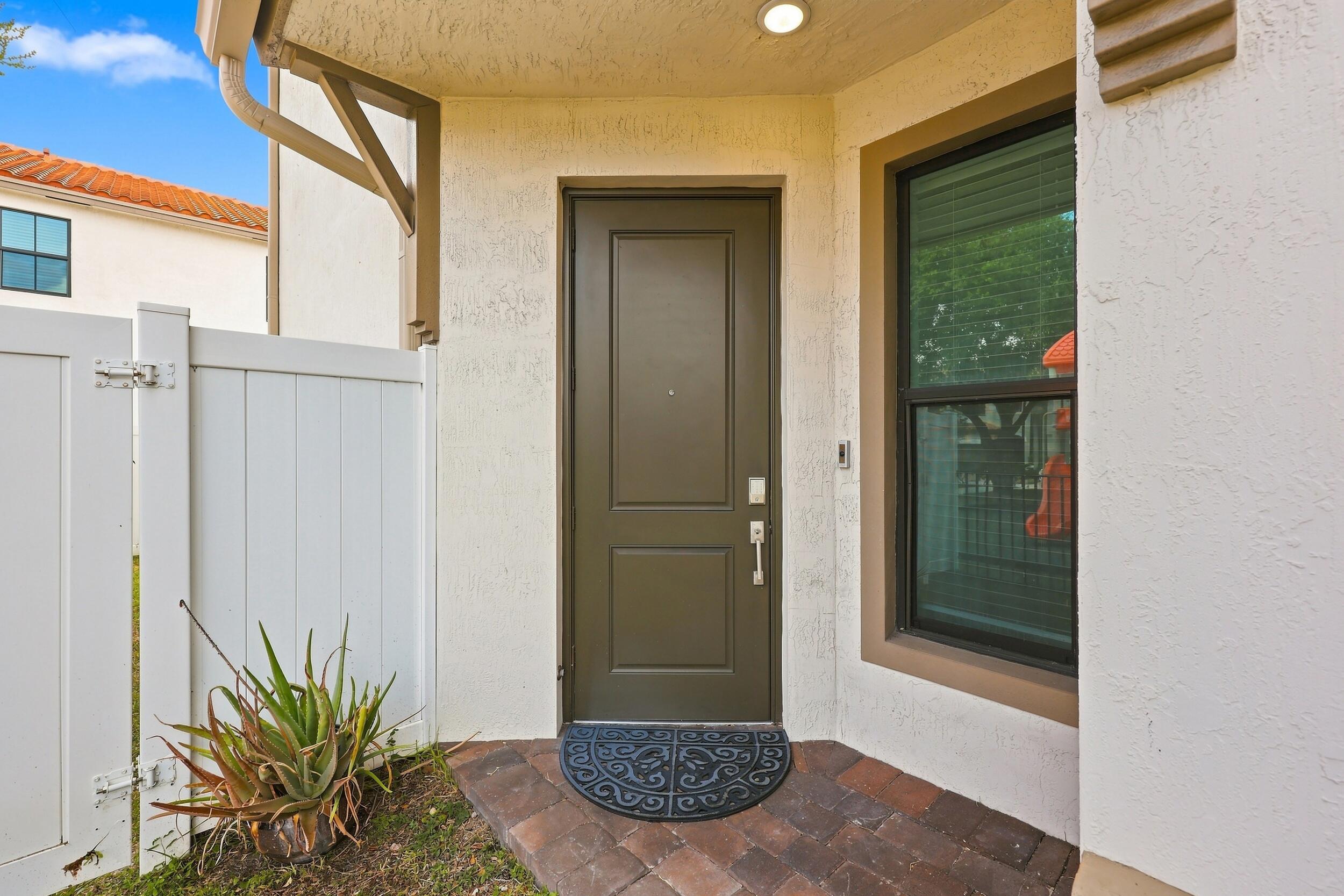 2011 Tamarind Drive Property Photo 3