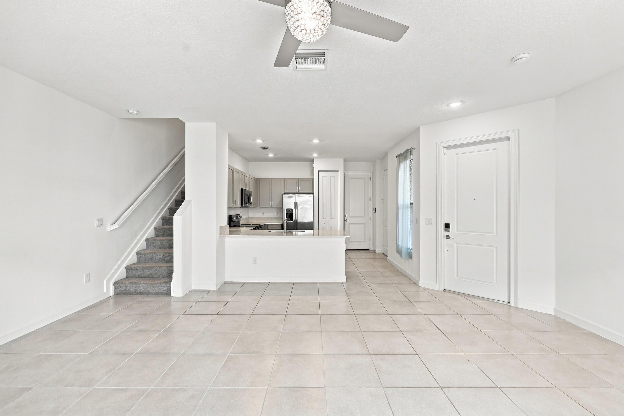 2011 Tamarind Drive Property Photo 6