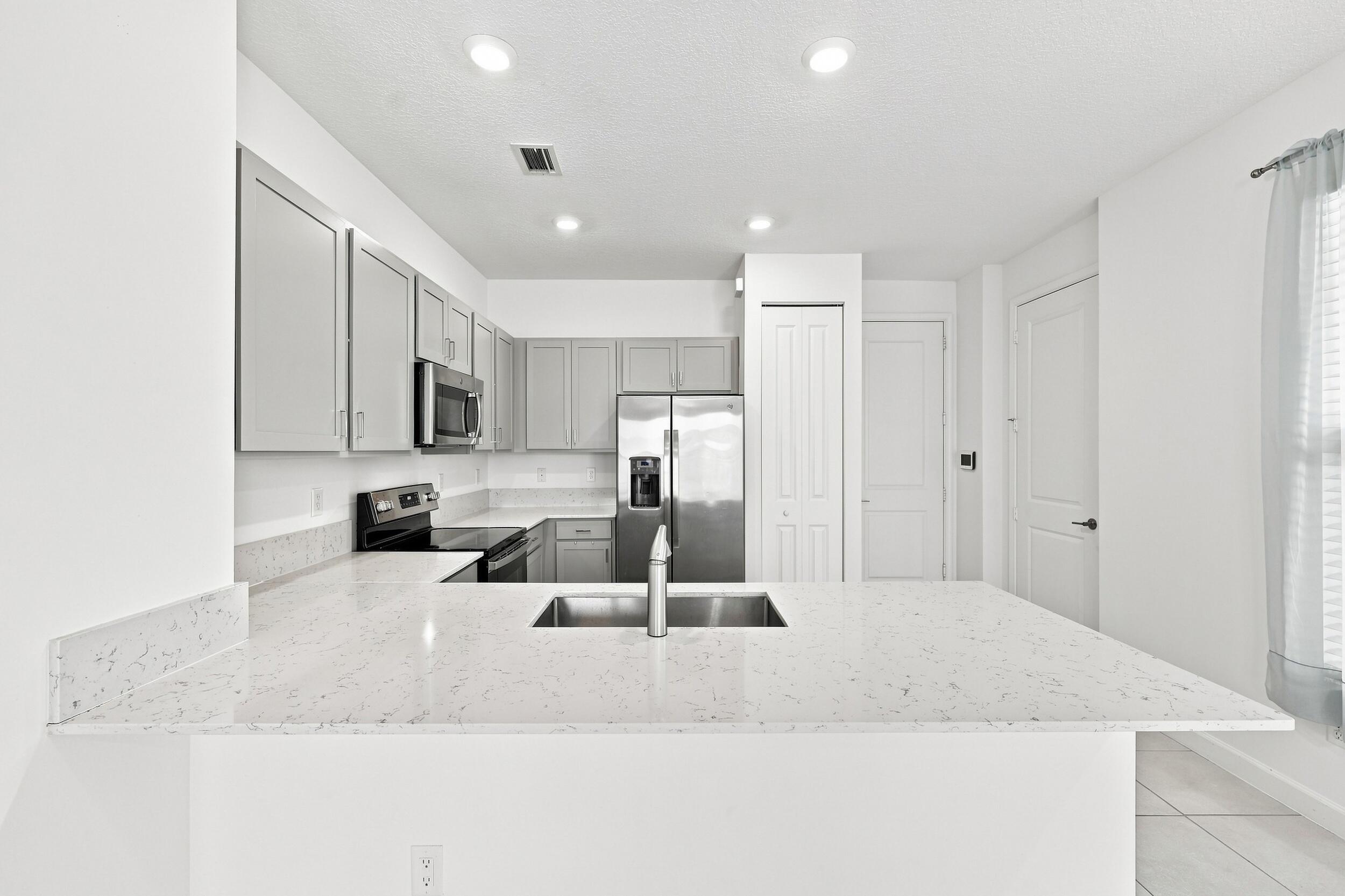 2011 Tamarind Drive Property Photo 9