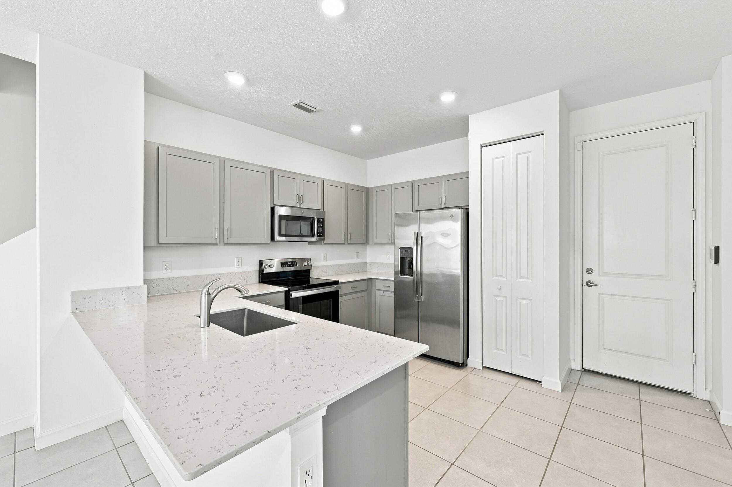 2011 Tamarind Drive Property Photo 10