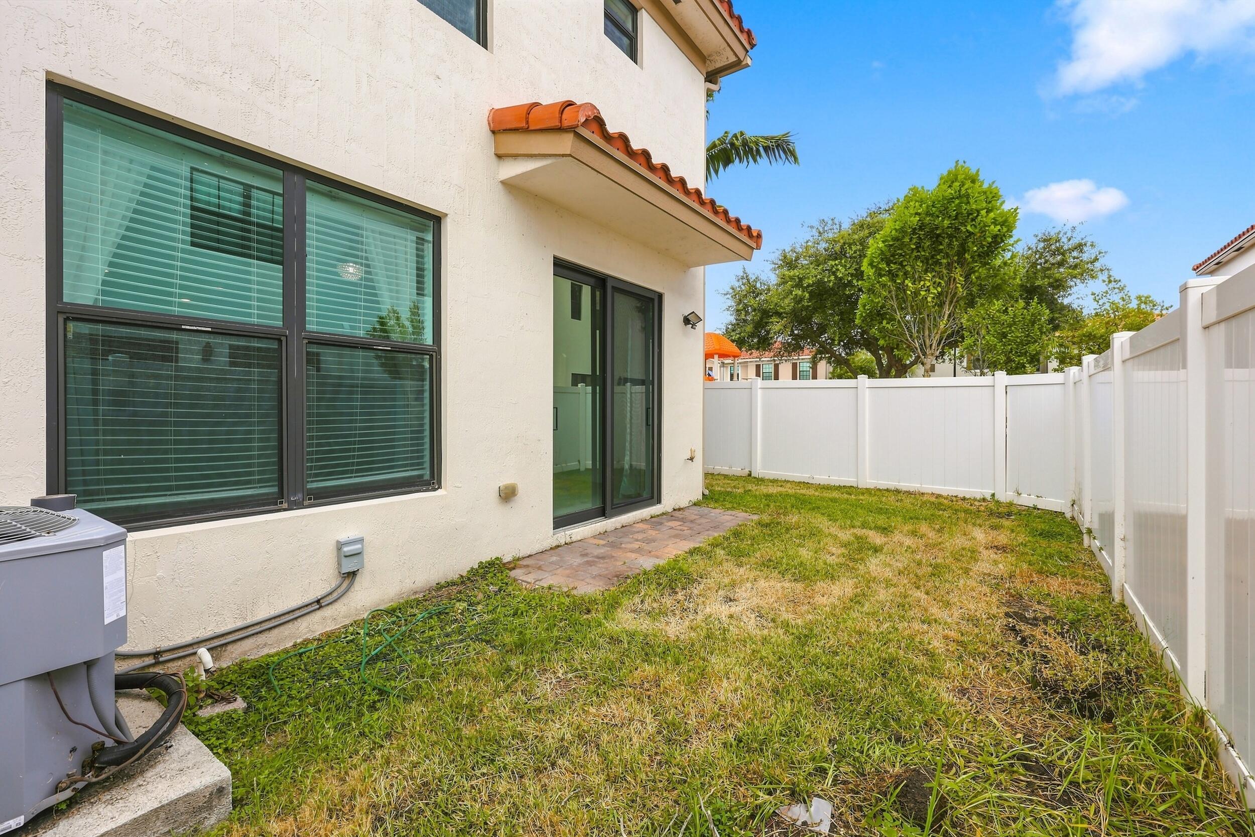 2011 Tamarind Drive Property Photo 15