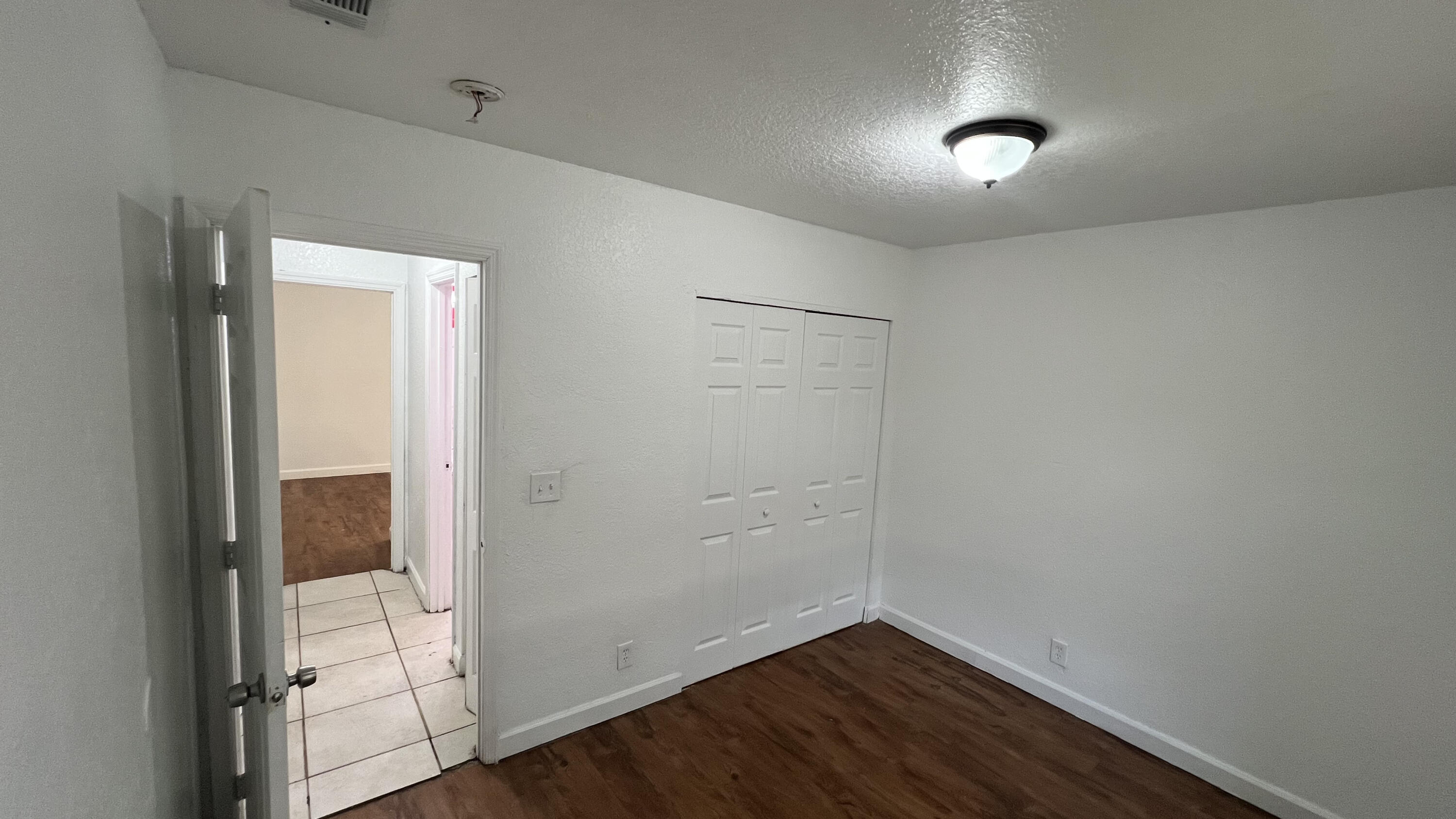 2421 Nw 8th Place Unit 2 Property Photo 14