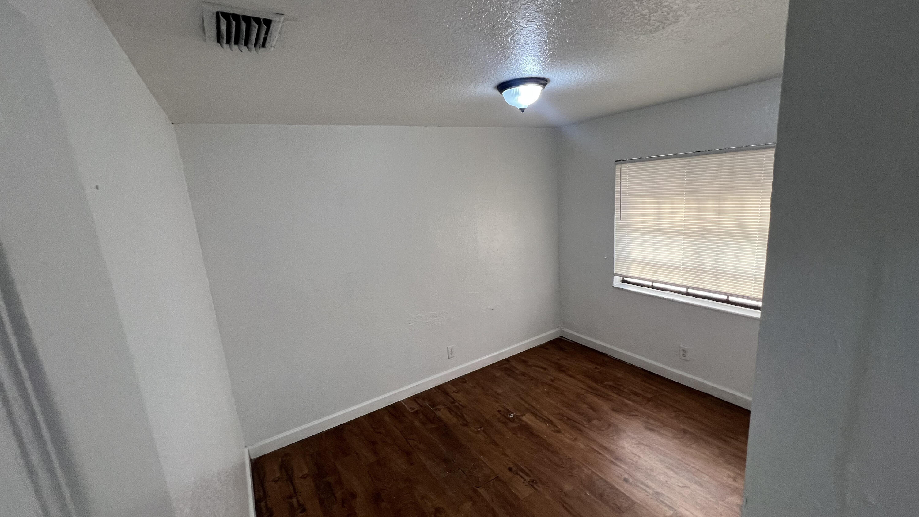 2421 Nw 8th Place Unit 2 Property Photo 17