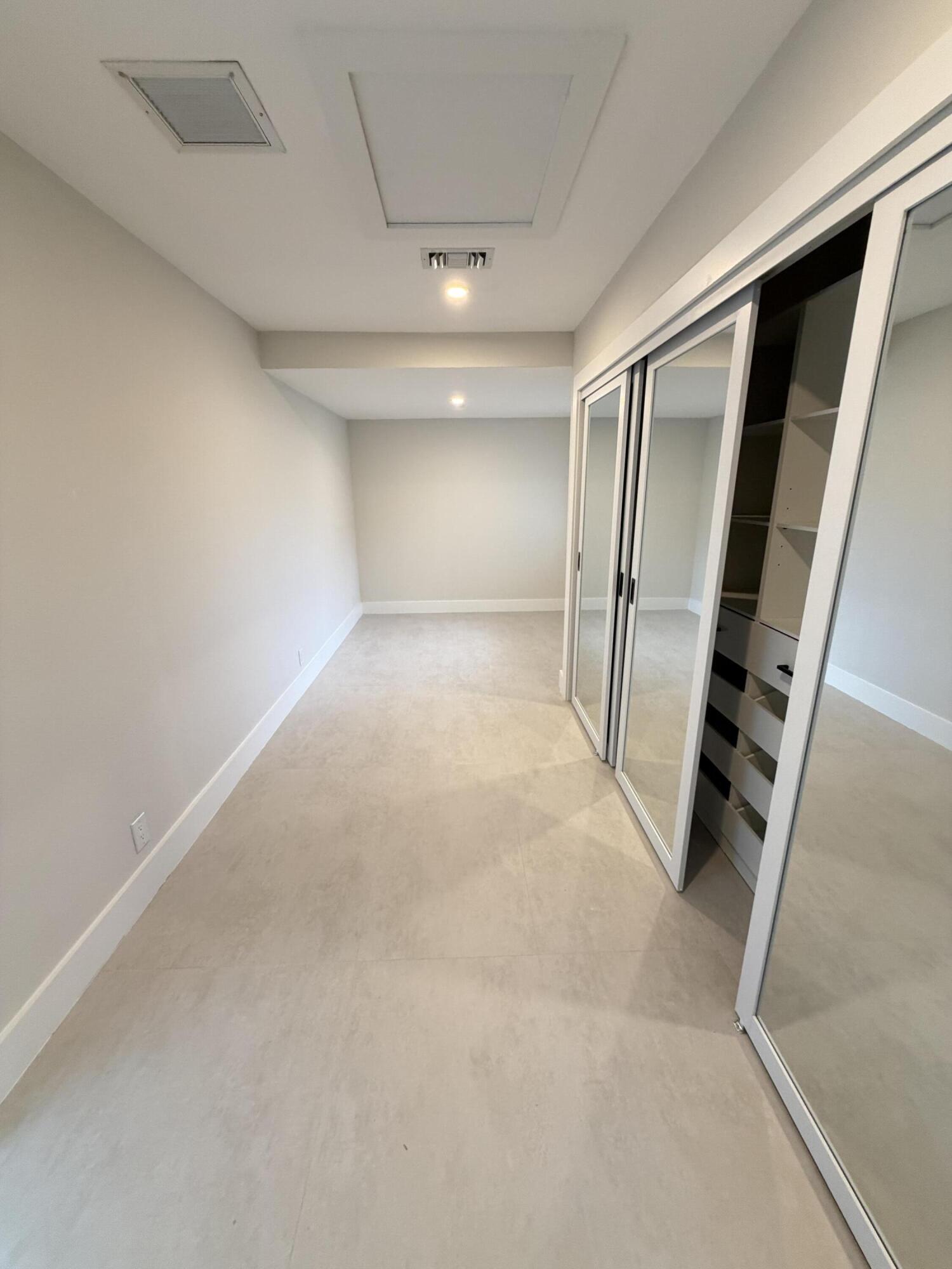 1100 W Camino Real Property Photo 28