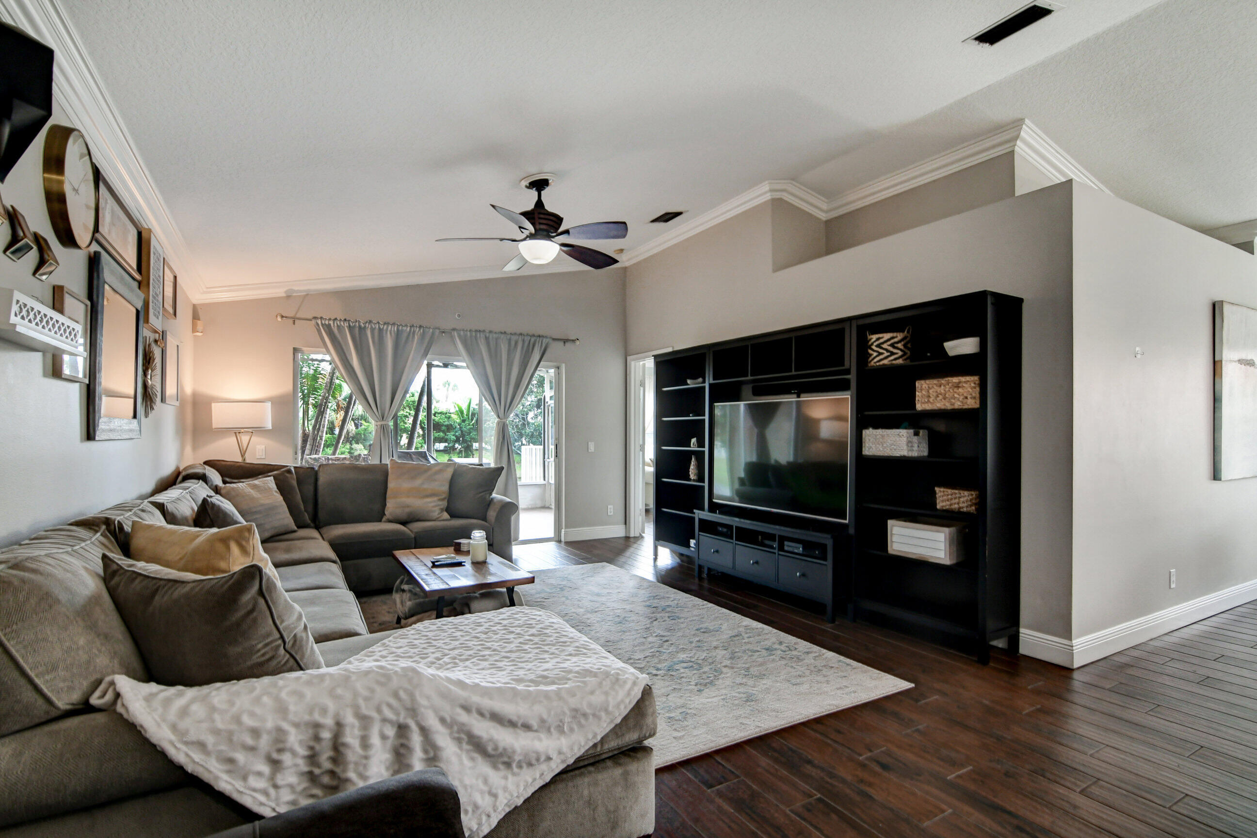 3574 Danbury Court Property Photo 8