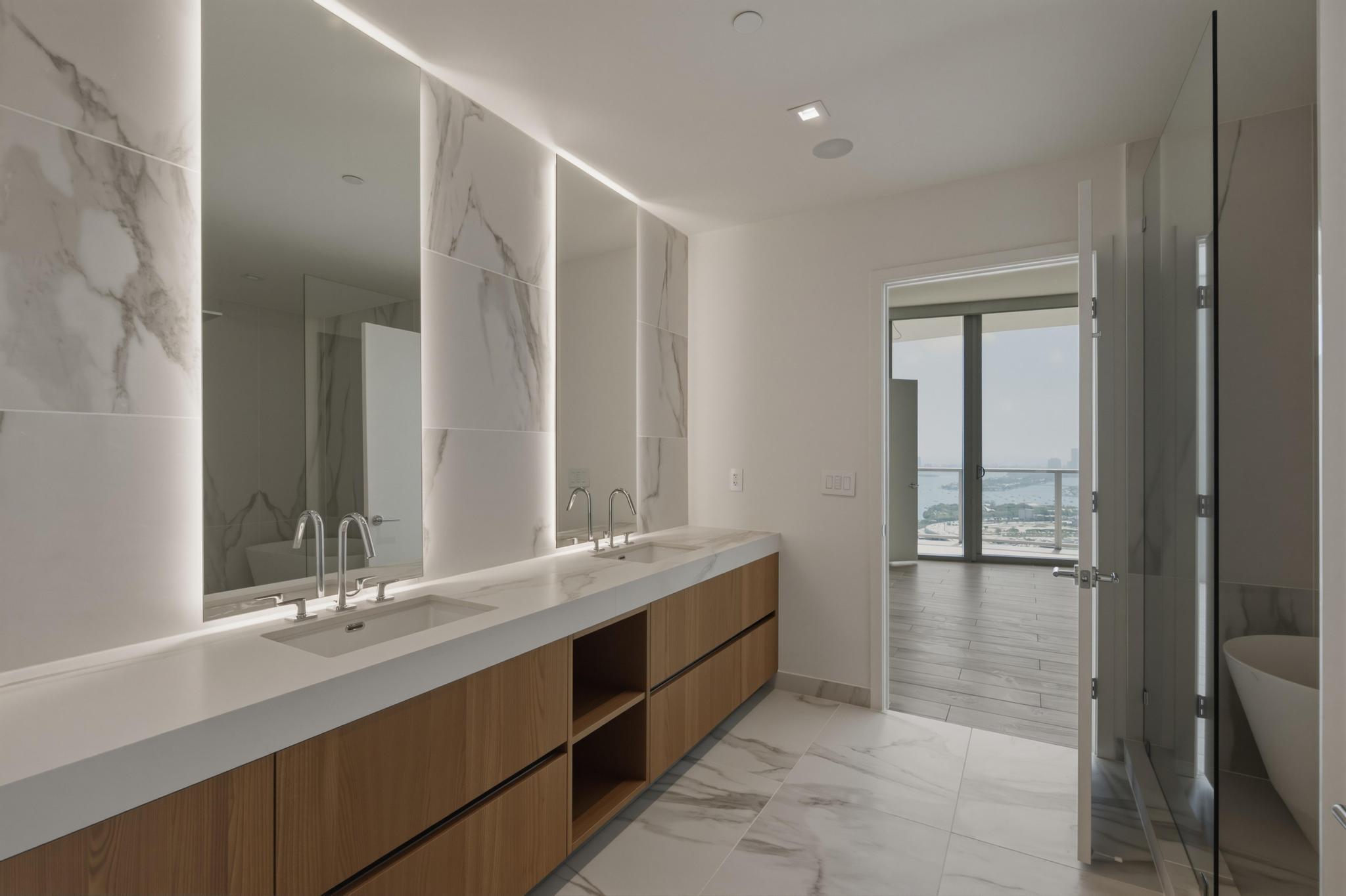1400 Biscayne Boulevard 4304 Property Photo 16