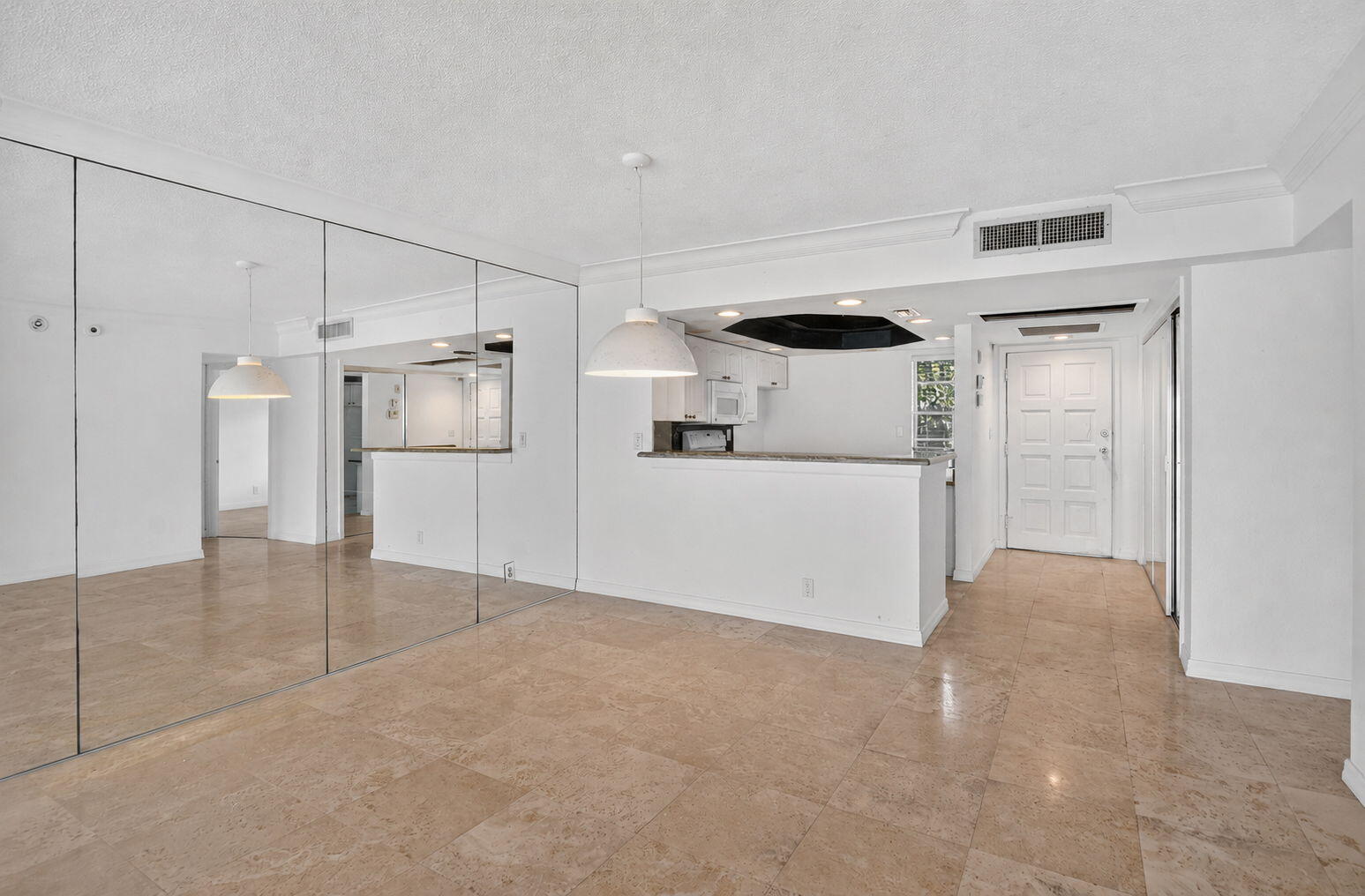 2871 N Ocean Boulevard C309 Property Photo 7