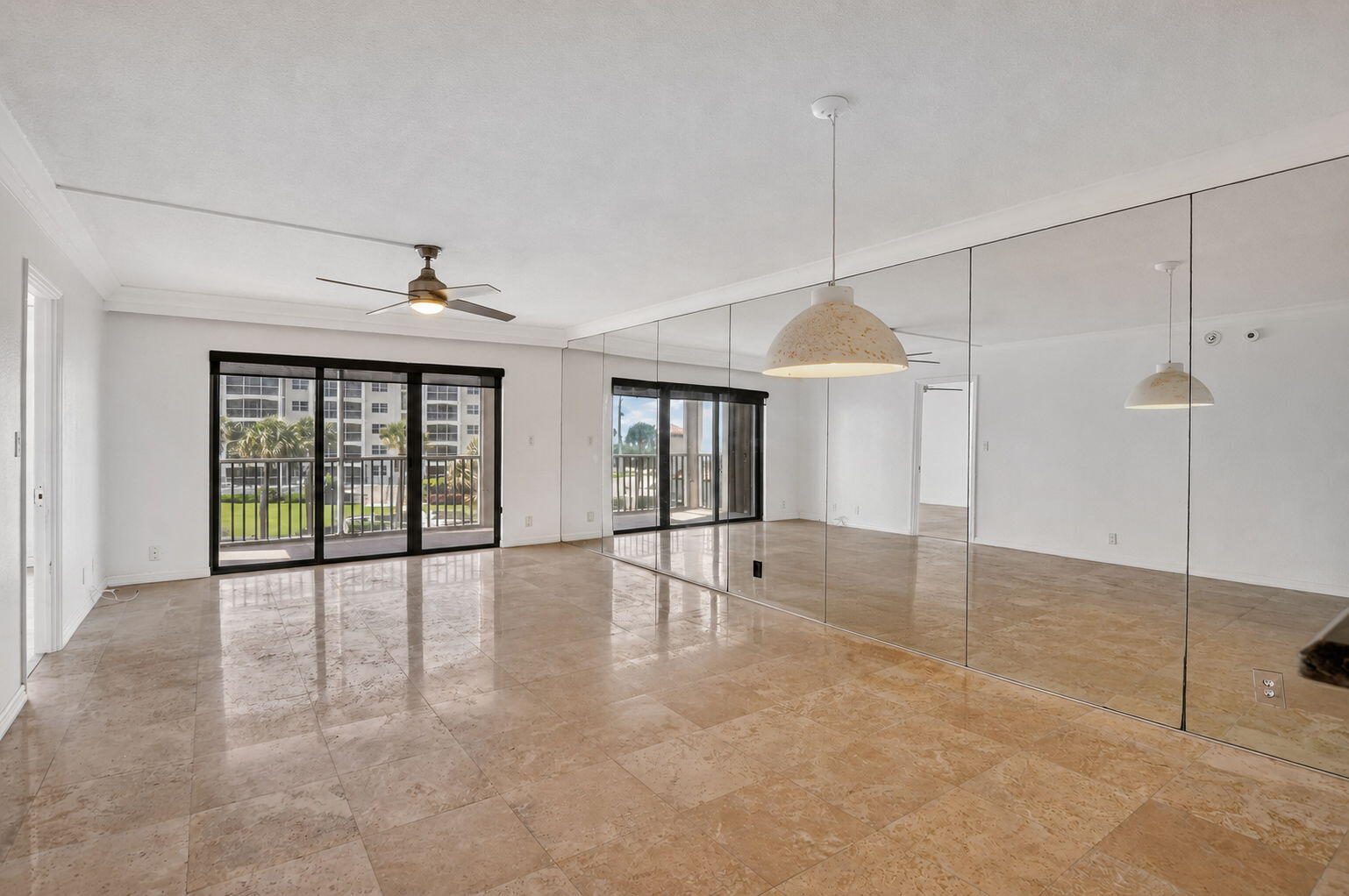2871 N Ocean Boulevard C309 Property Photo 8