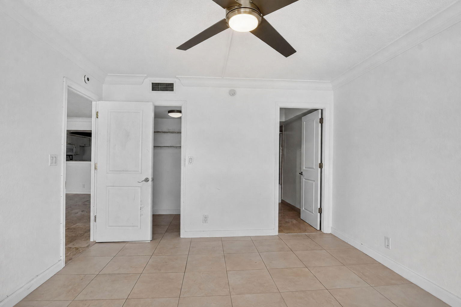 2871 N Ocean Boulevard C309 Property Photo 14