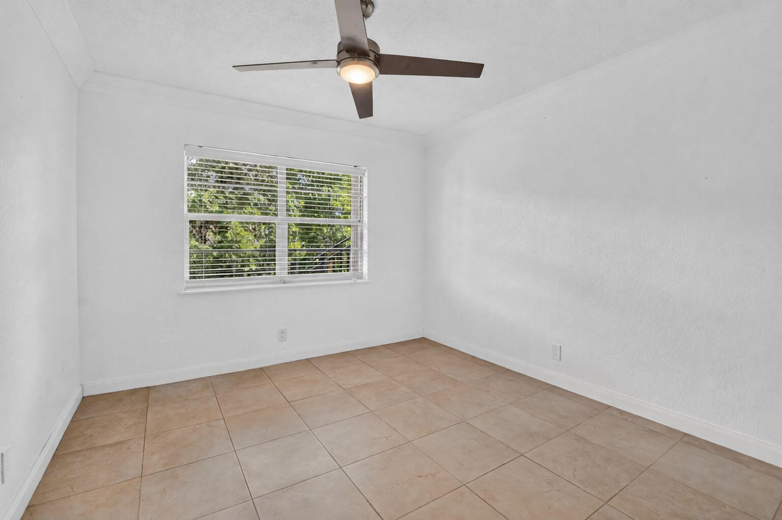 2871 N Ocean Boulevard C309 Property Photo 17