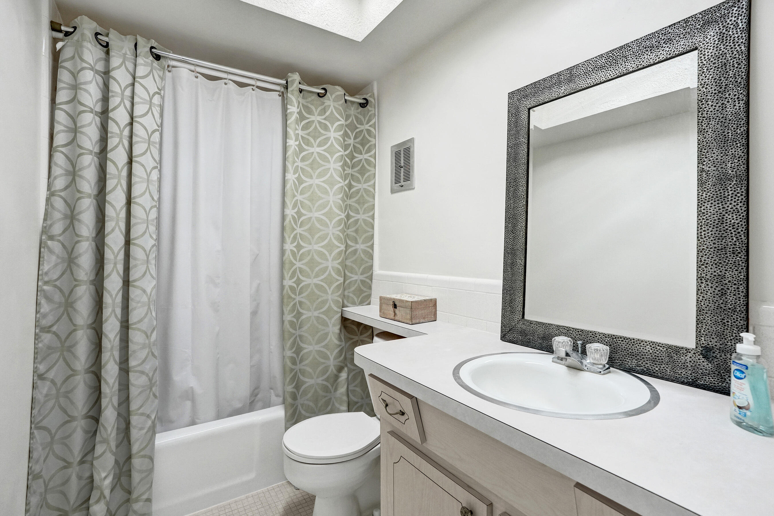 2121 Ne 68th Street 202 Property Photo 37