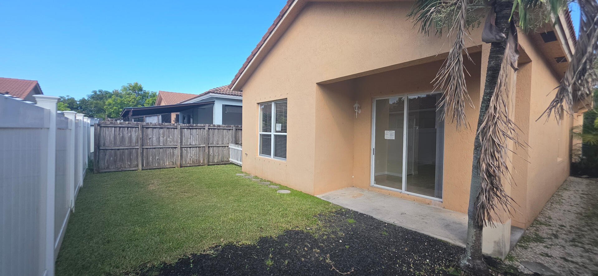 2110 Ne 37th Road Property Photo 5