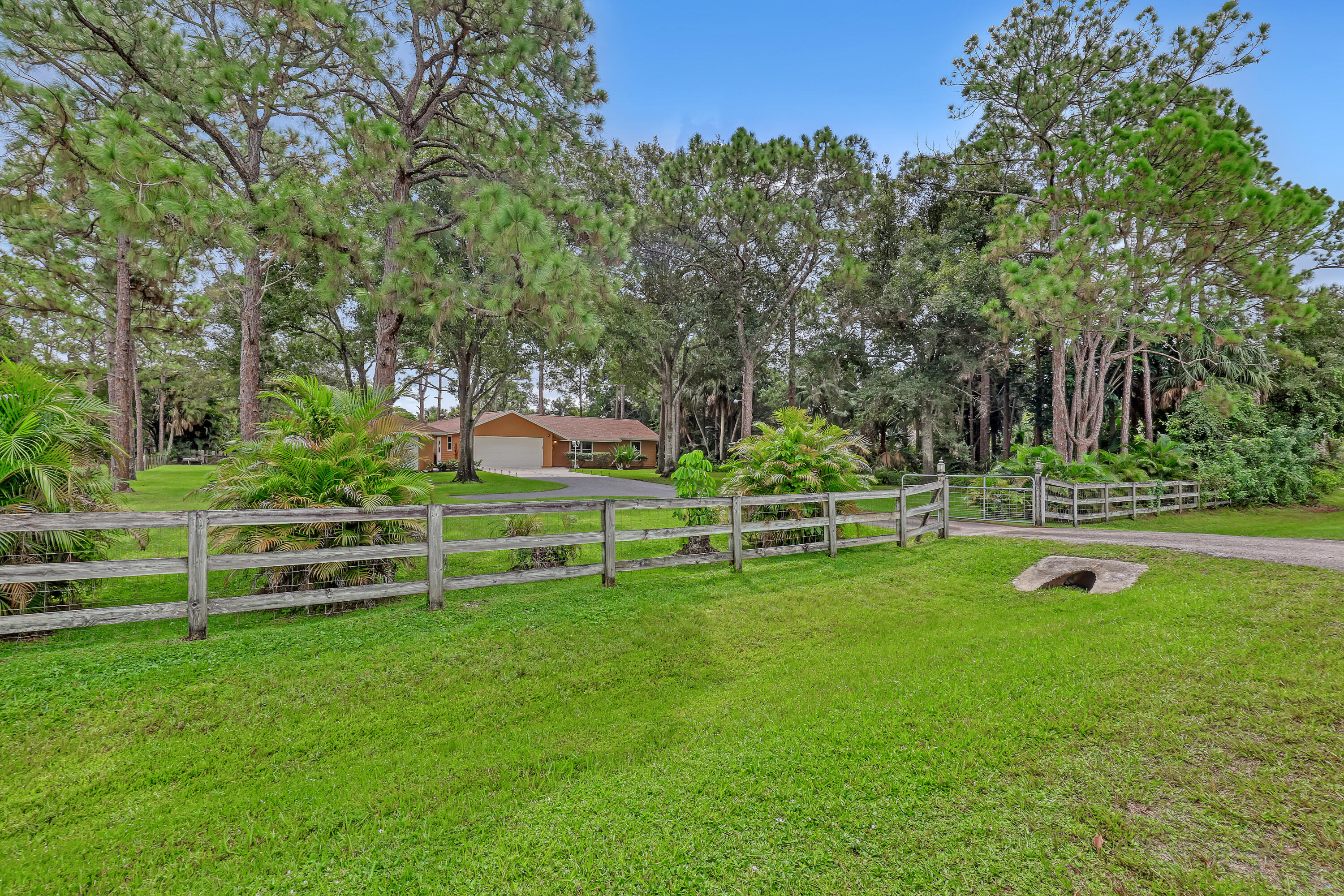17212 130th Avenue N Property Photo 3