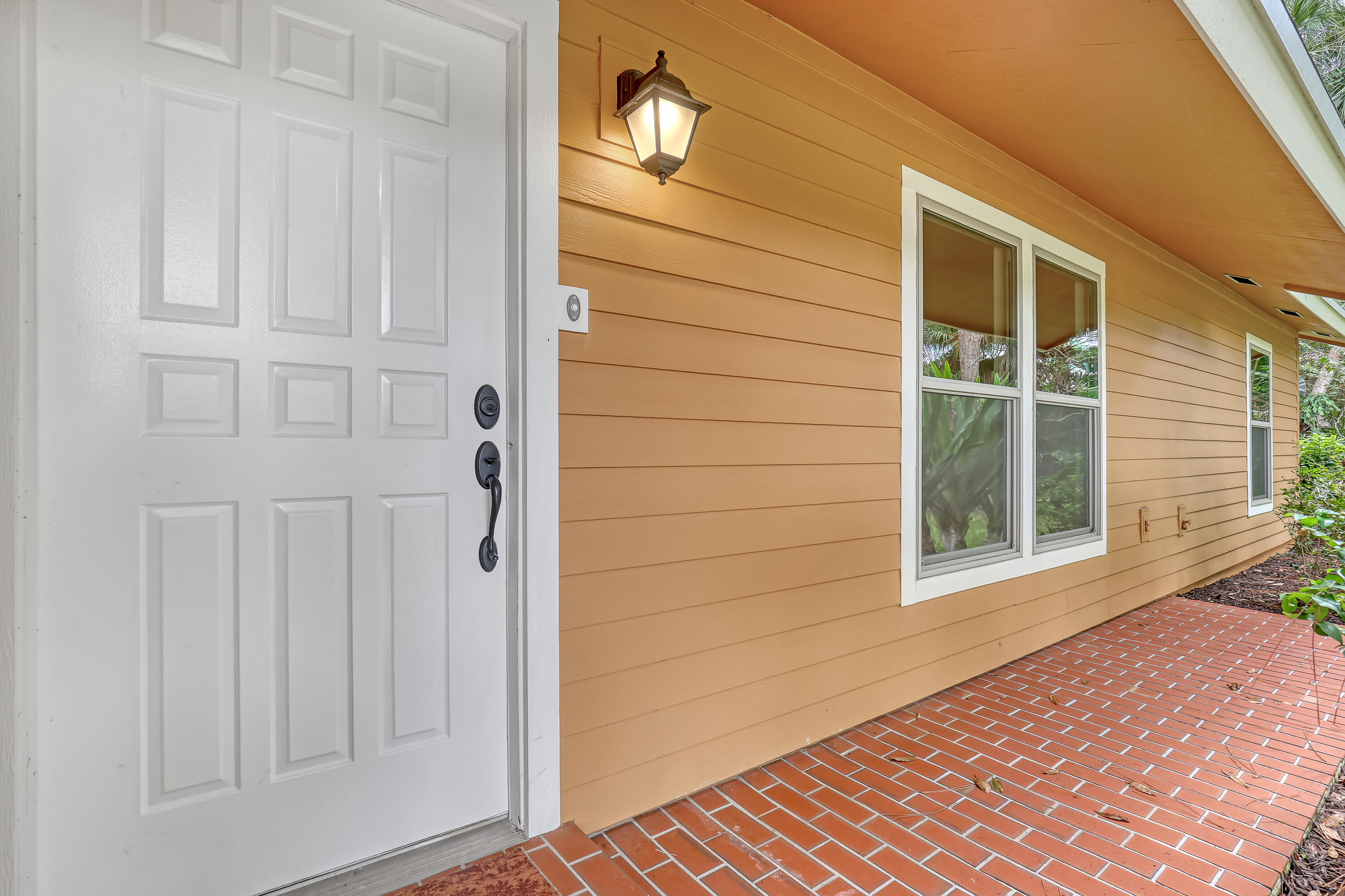 17212 130th Avenue N Property Photo 4