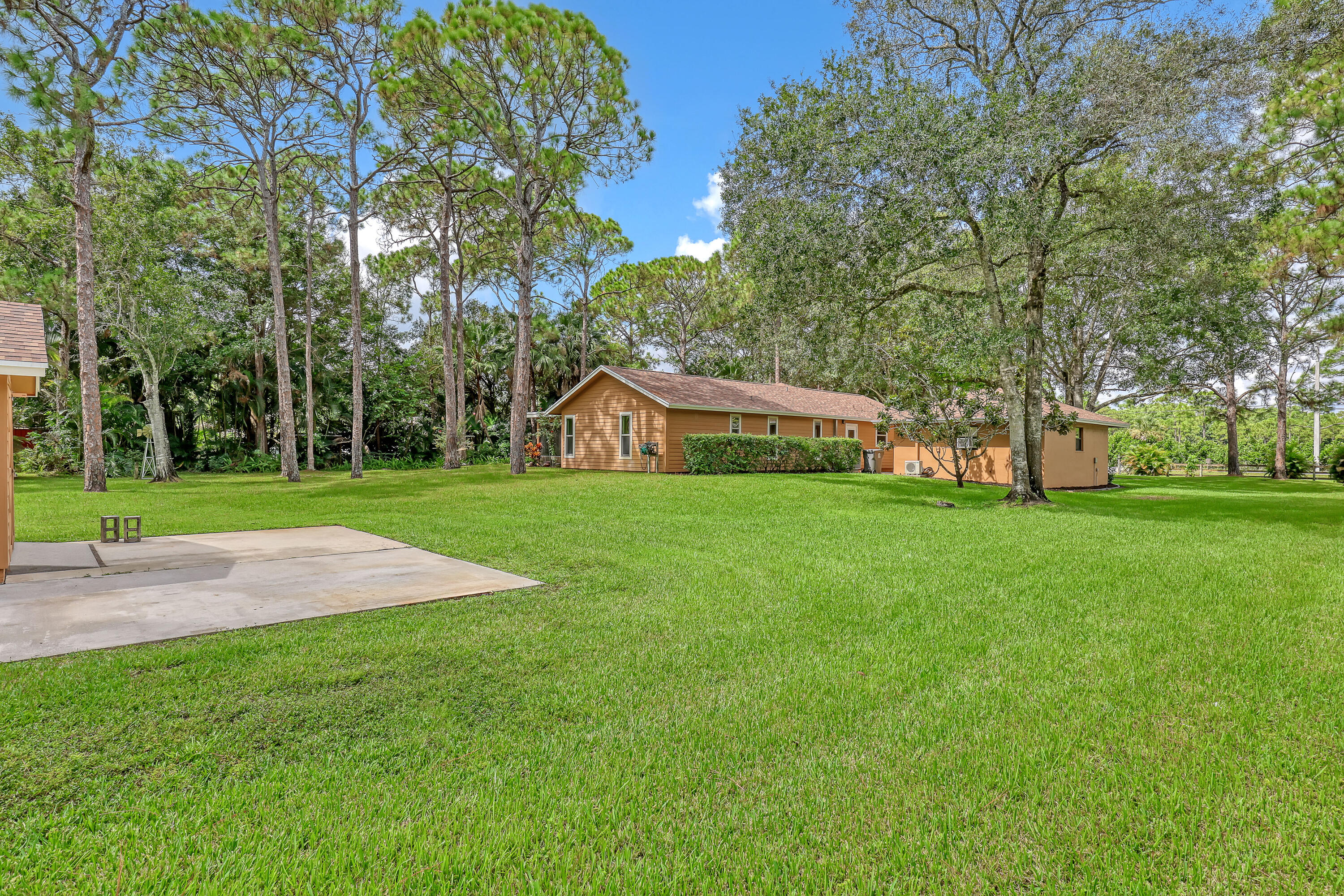 17212 130th Avenue N Property Photo 8
