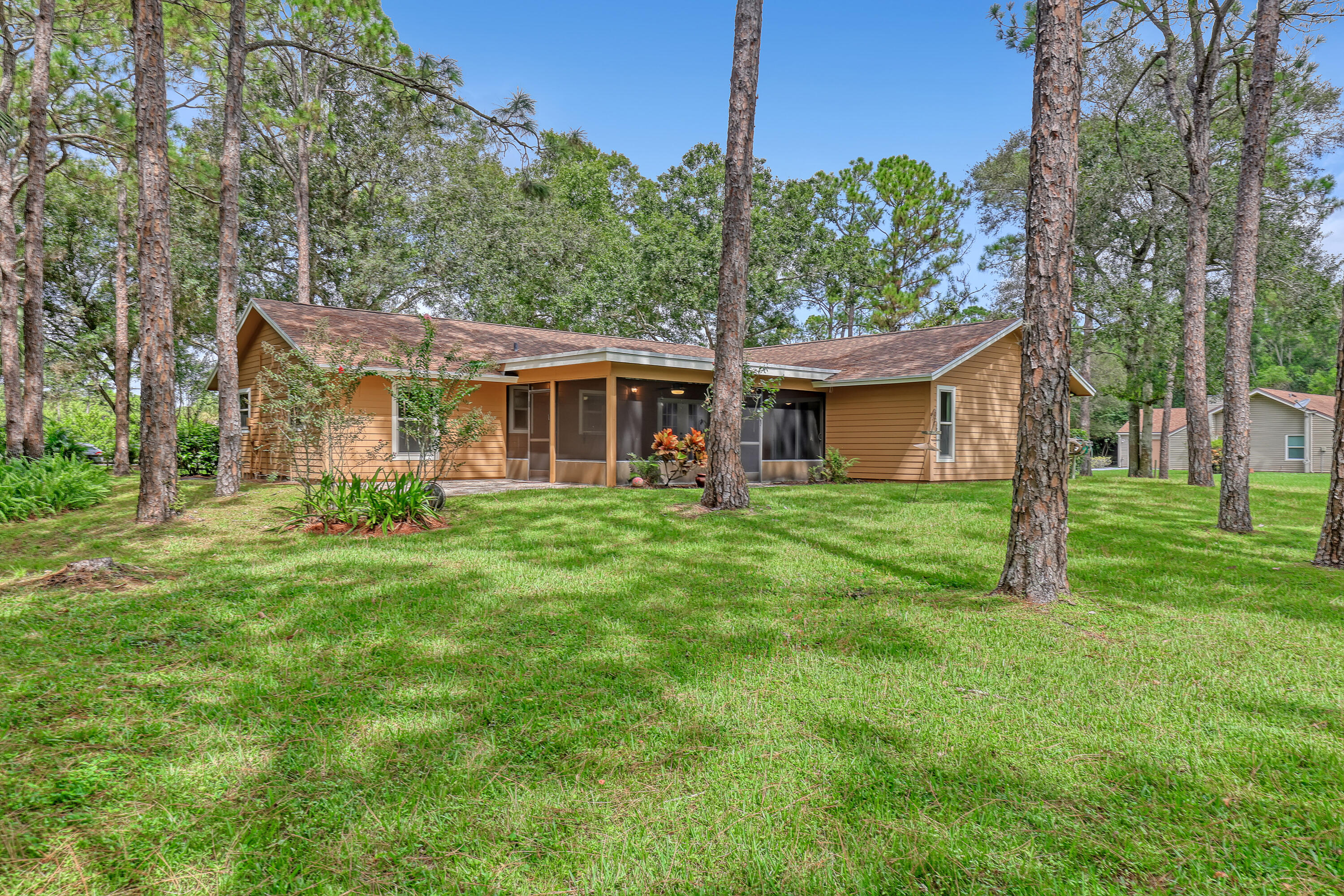 17212 130th Avenue N Property Photo 11