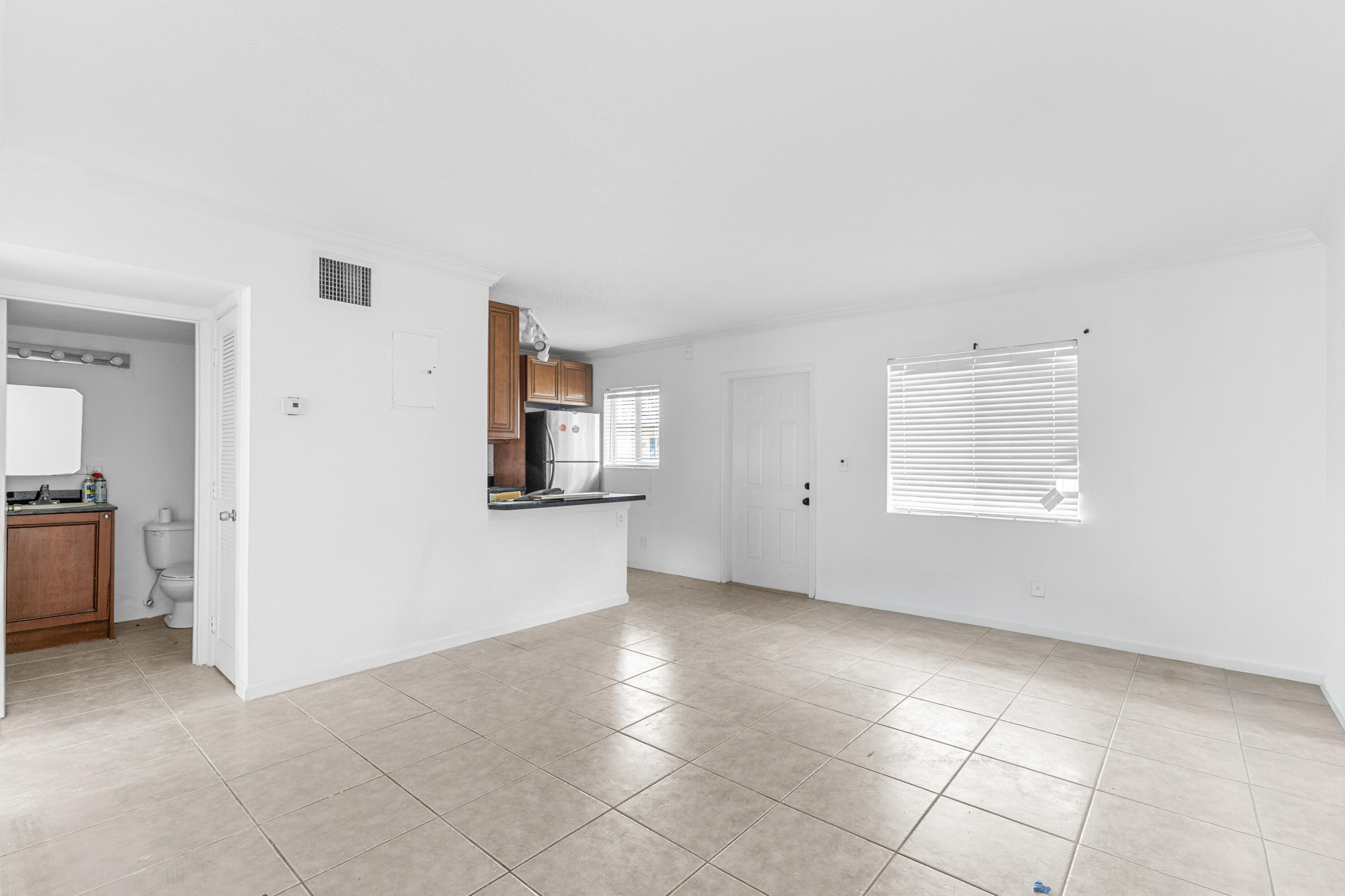 2655 Ne 8th Avenue 106 Property Photo 6
