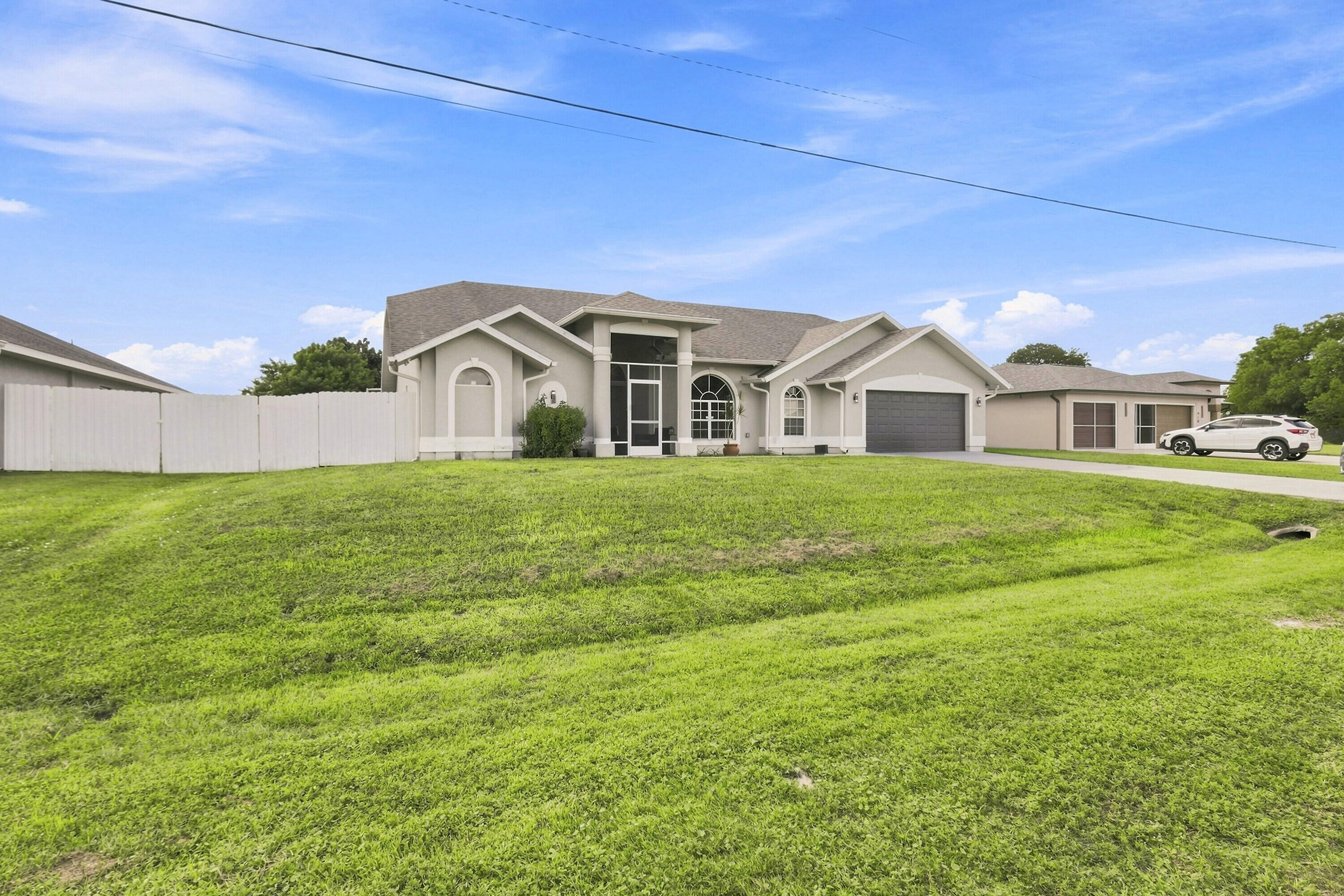 680 Manhattan Street E Property Photo 4