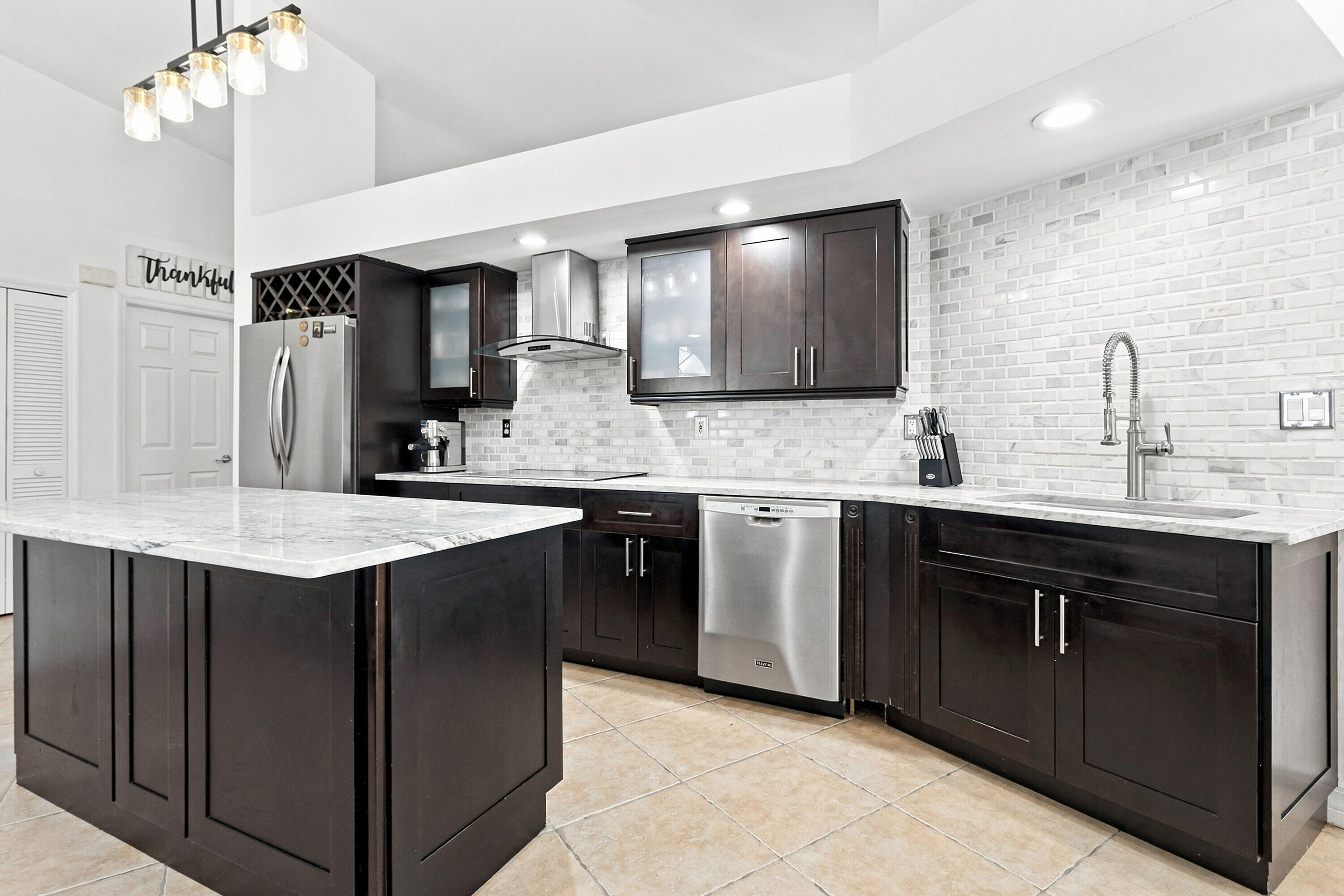 680 Manhattan Street E Property Photo 11