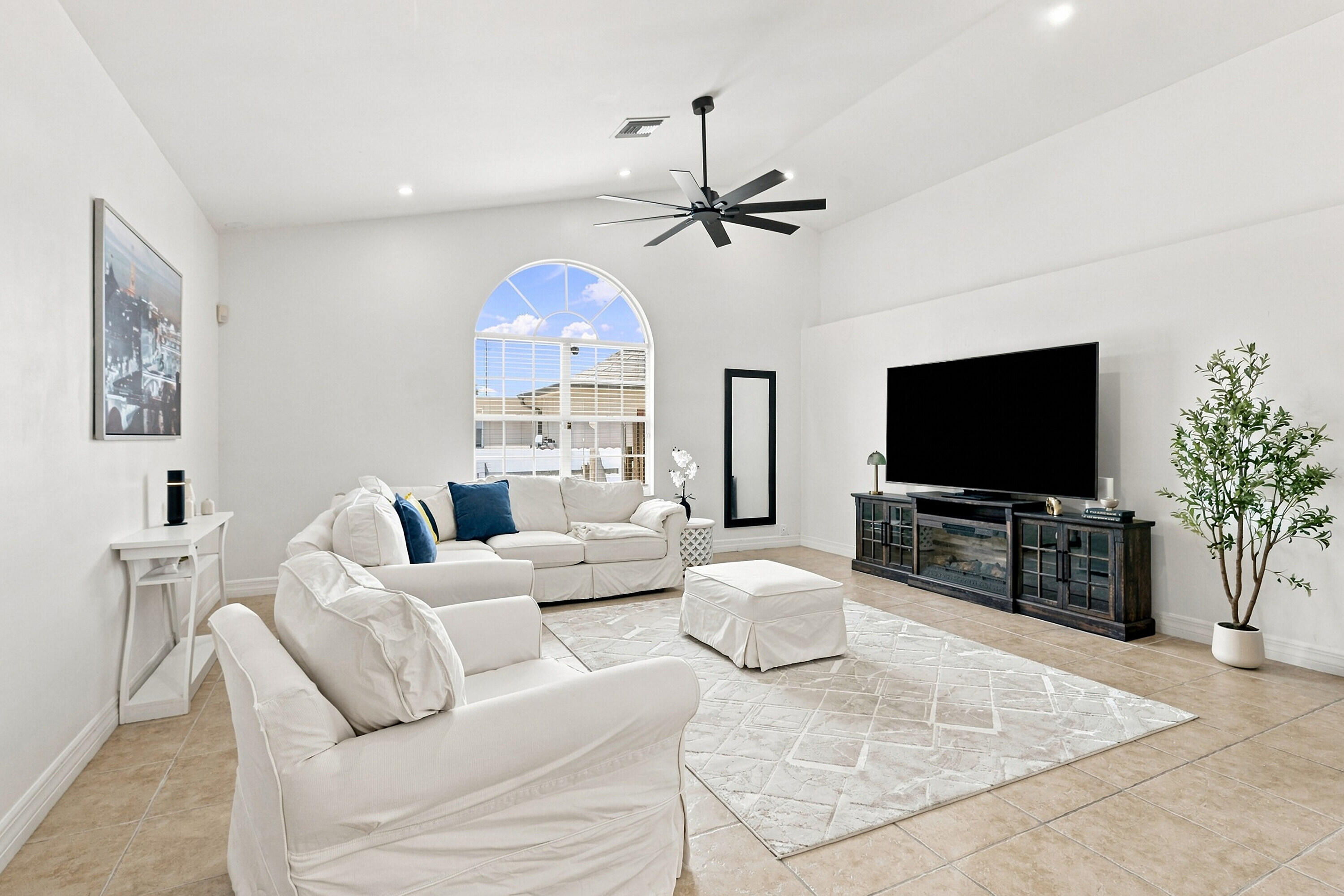 680 Manhattan Street E Property Photo 17