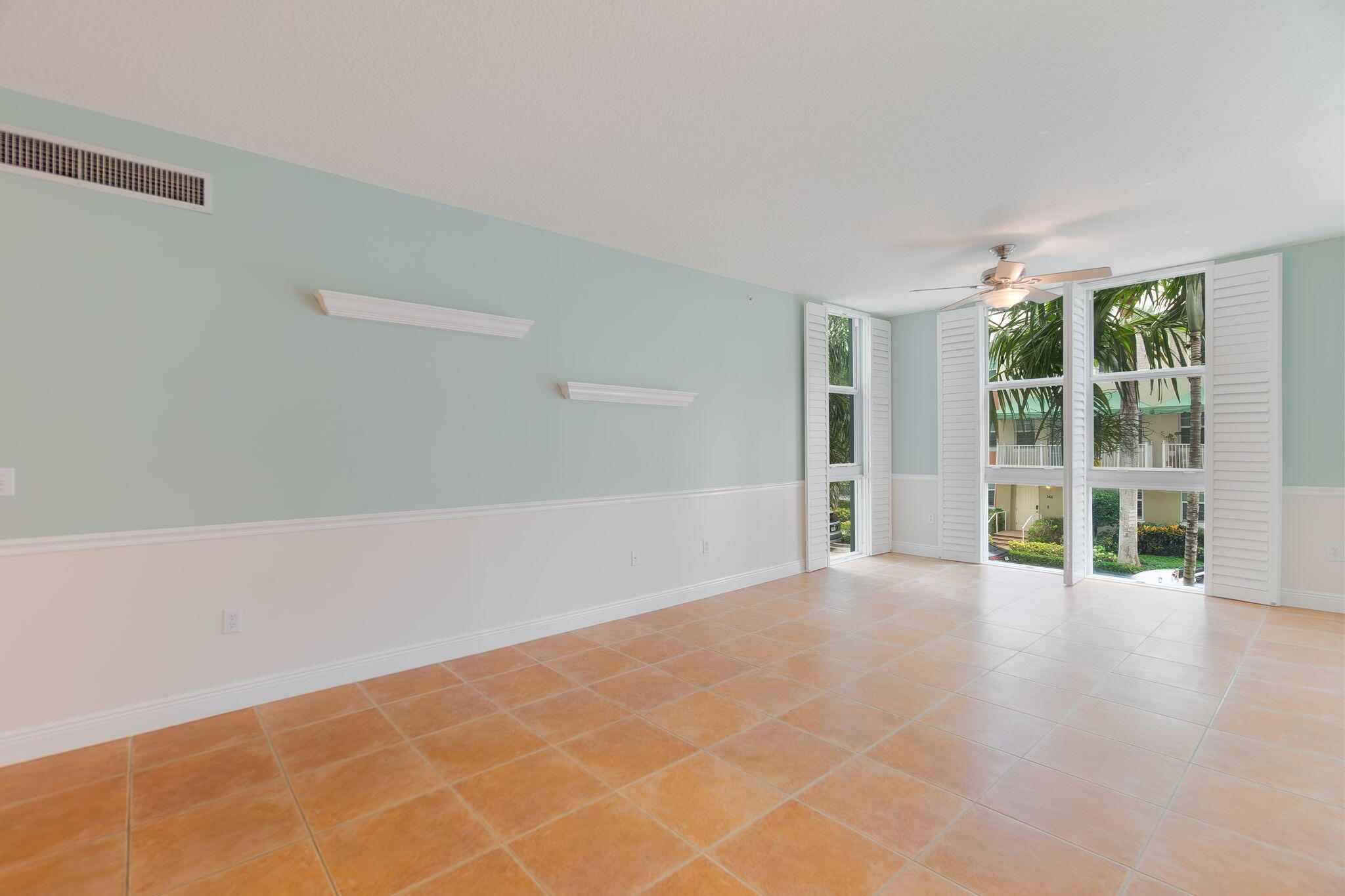 804 E Windward Way 211 Property Photo 5