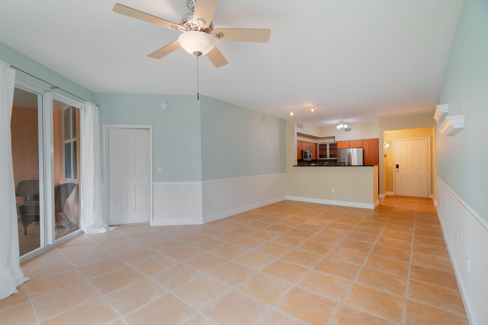804 E Windward Way 211 Property Photo 13