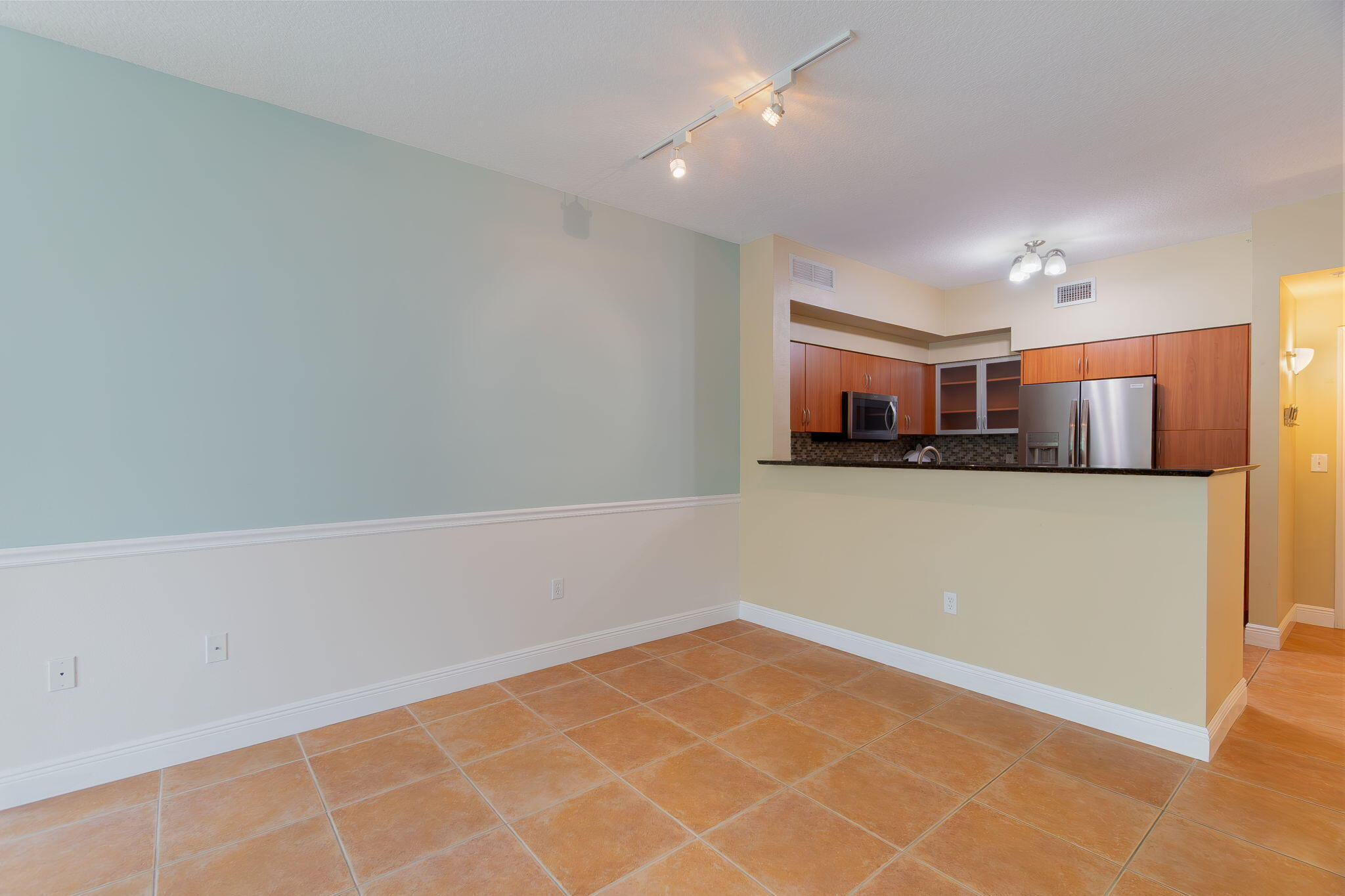 804 E Windward Way 211 Property Photo 14
