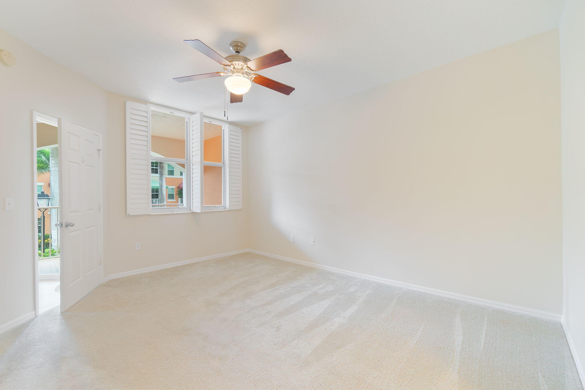 804 E Windward Way 211 Property Photo 17