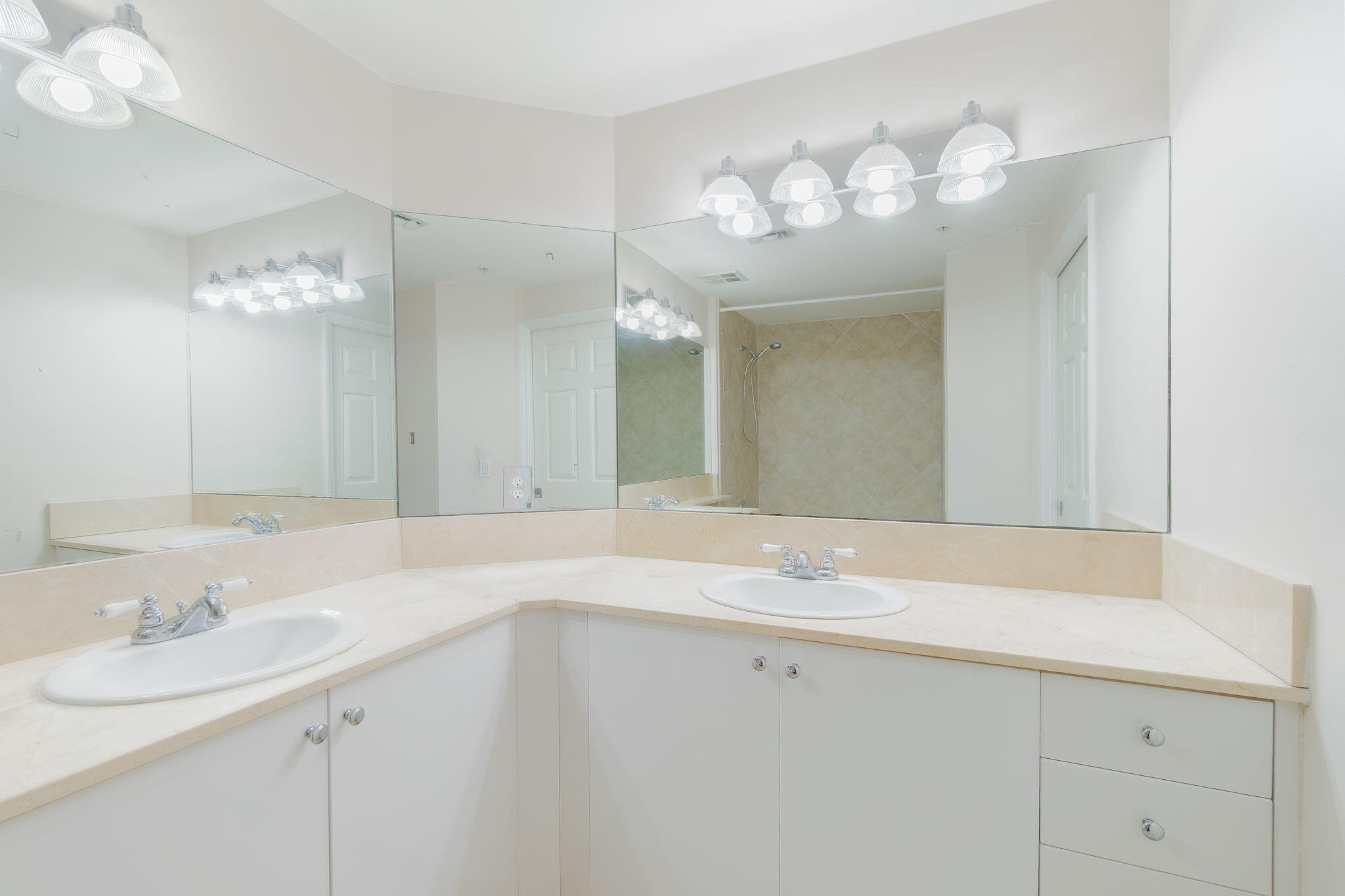 804 E Windward Way 211 Property Photo 20