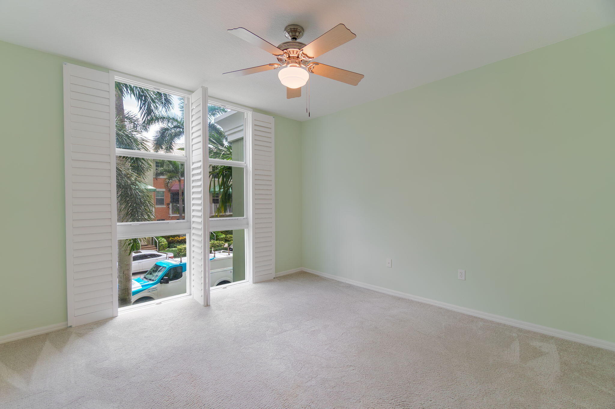 804 E Windward Way 211 Property Photo 24