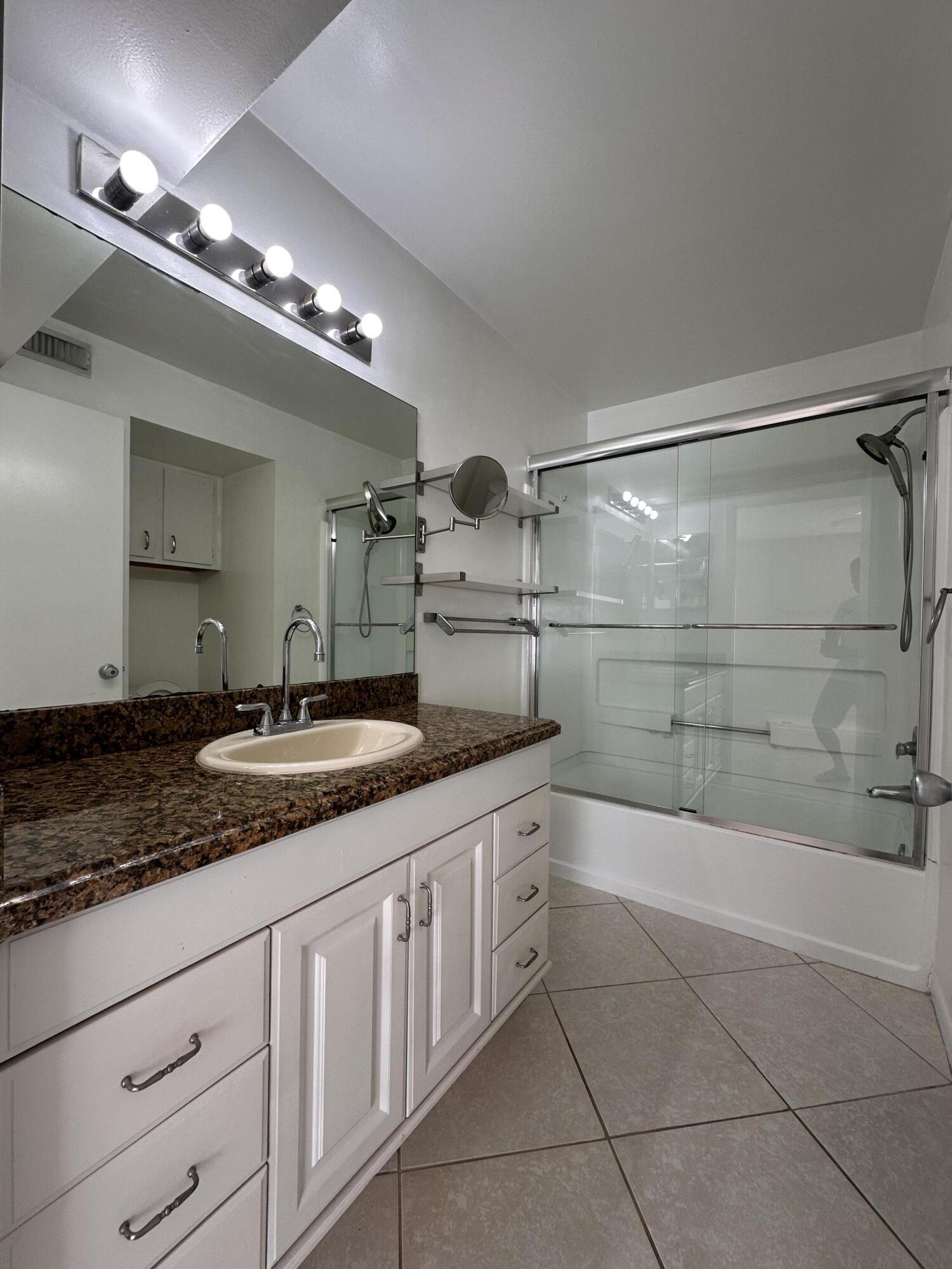 815 W Boynton Beach Boulevard 16-104 Property Photo 7