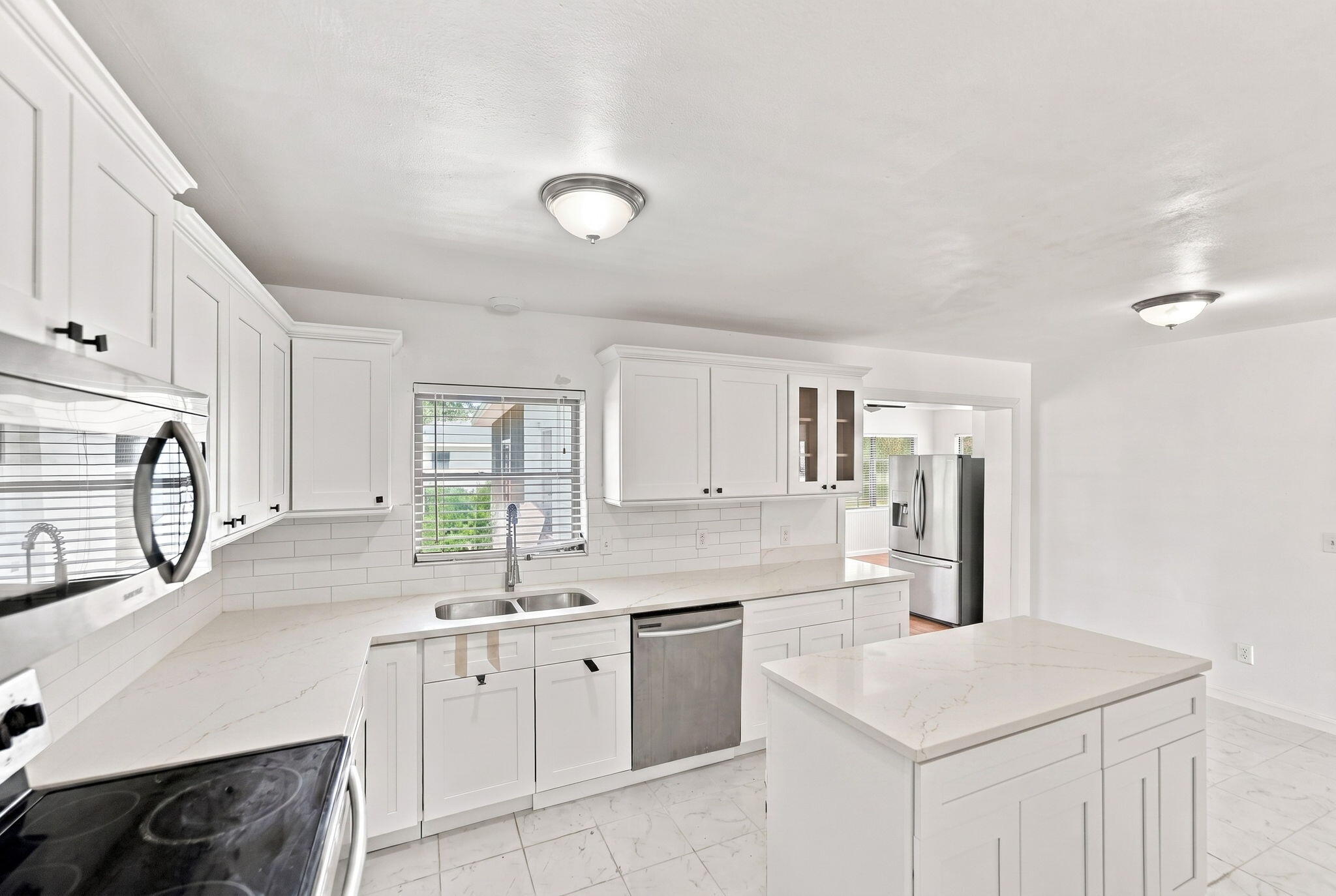 875 28th Avenue Property Photo 5