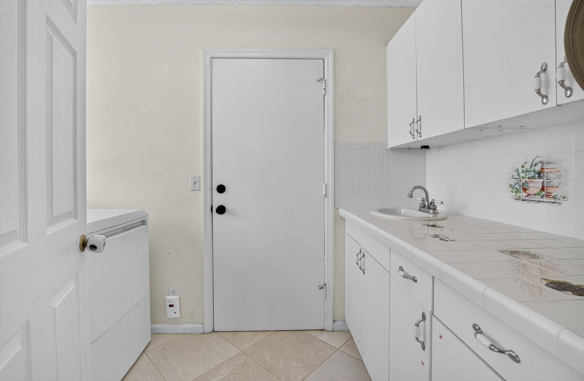 5756 Descartes Circle Property Photo 28