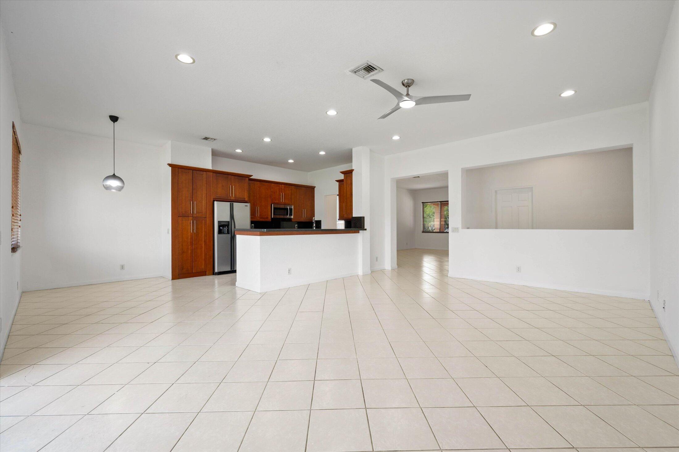 886 Sunflower Circle Property Photo 13