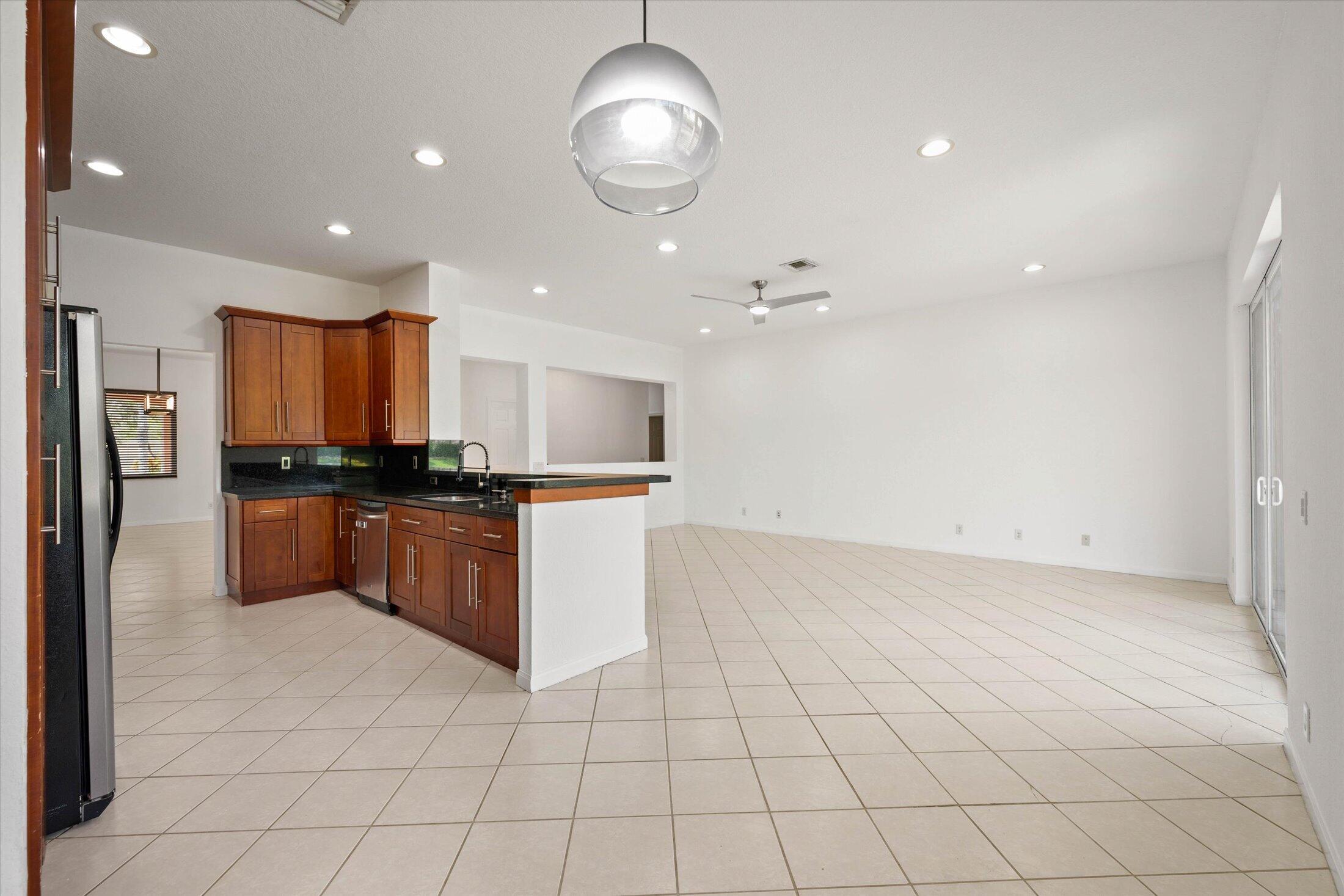 886 Sunflower Circle Property Photo 15