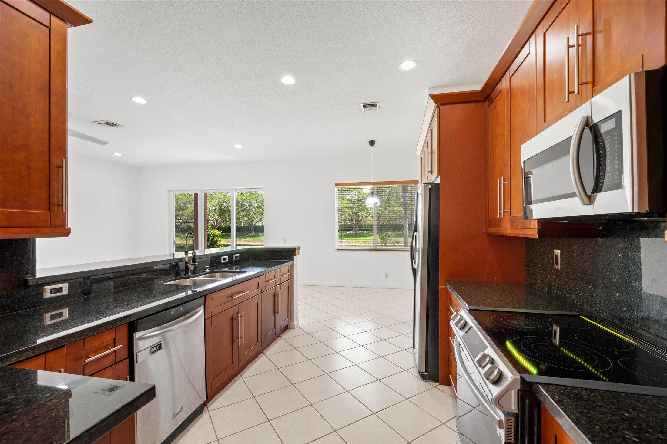 886 Sunflower Circle Property Photo 18