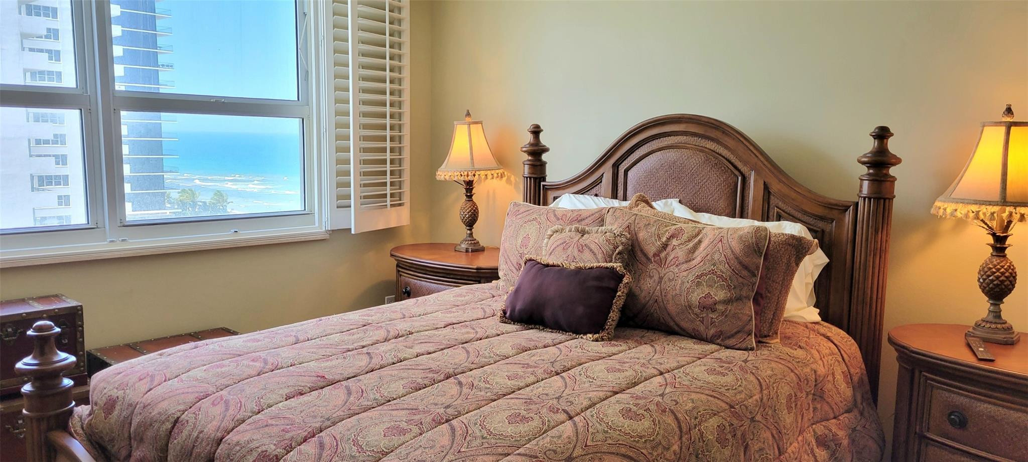 2080 S Ocean Drive 902 Property Photo 8